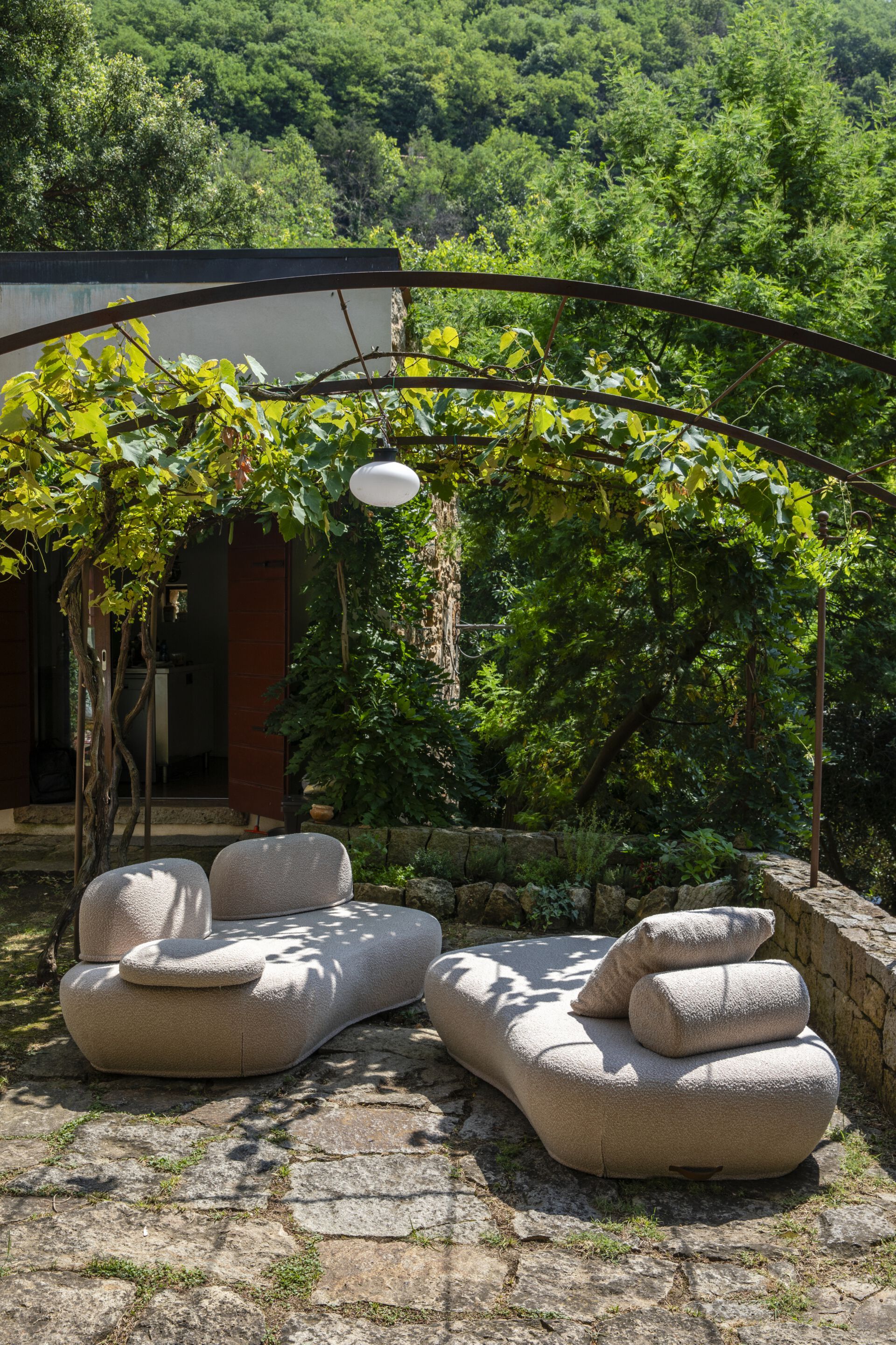 Изогнутый диван из ткани isOnAir ARCH-00140729 - Вид №2