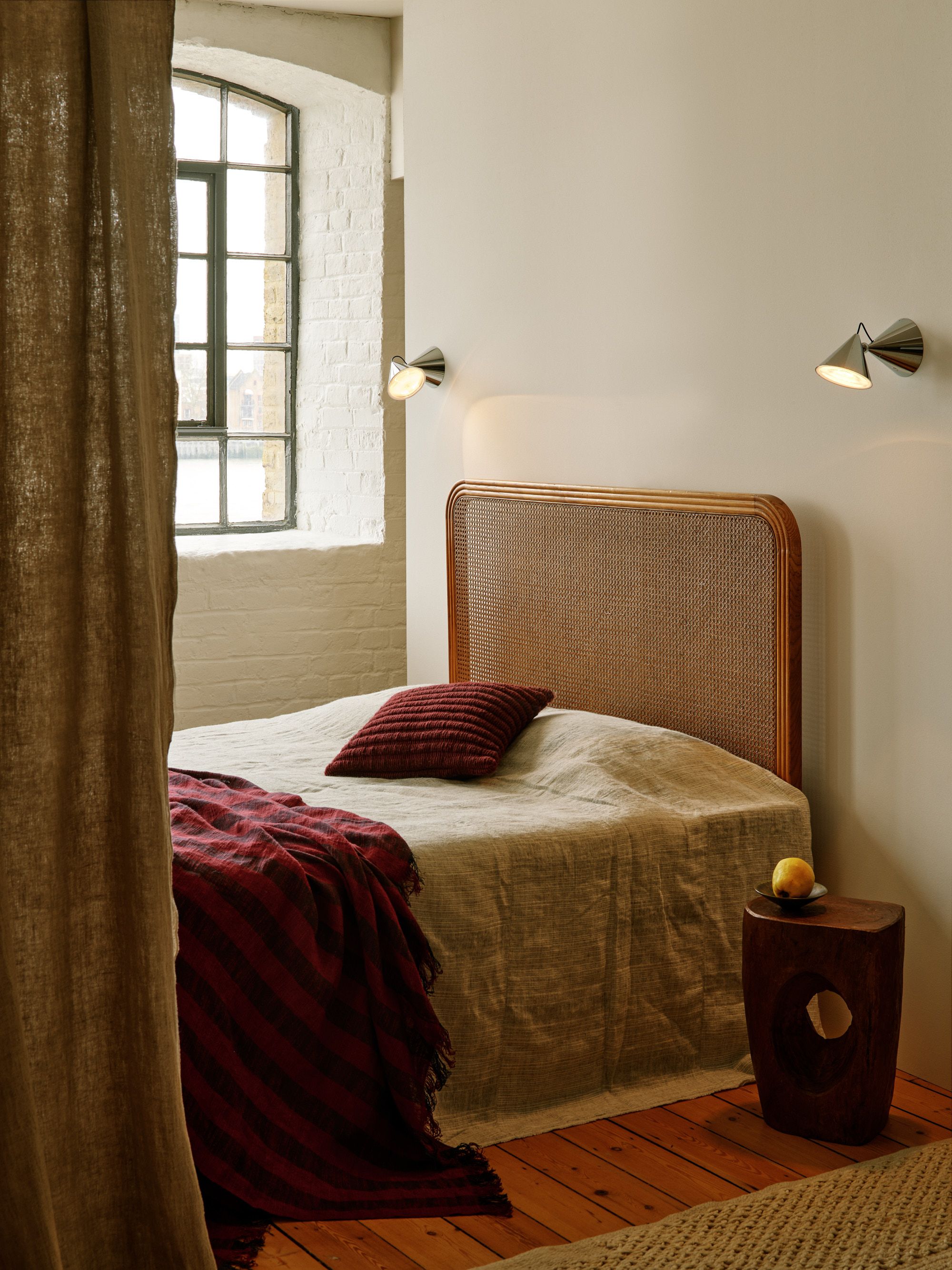 Ручная вышитая квадратная подушка из ткани Tom Dixon RIDGE CUSHION ARCH-00138680 - Вид №14