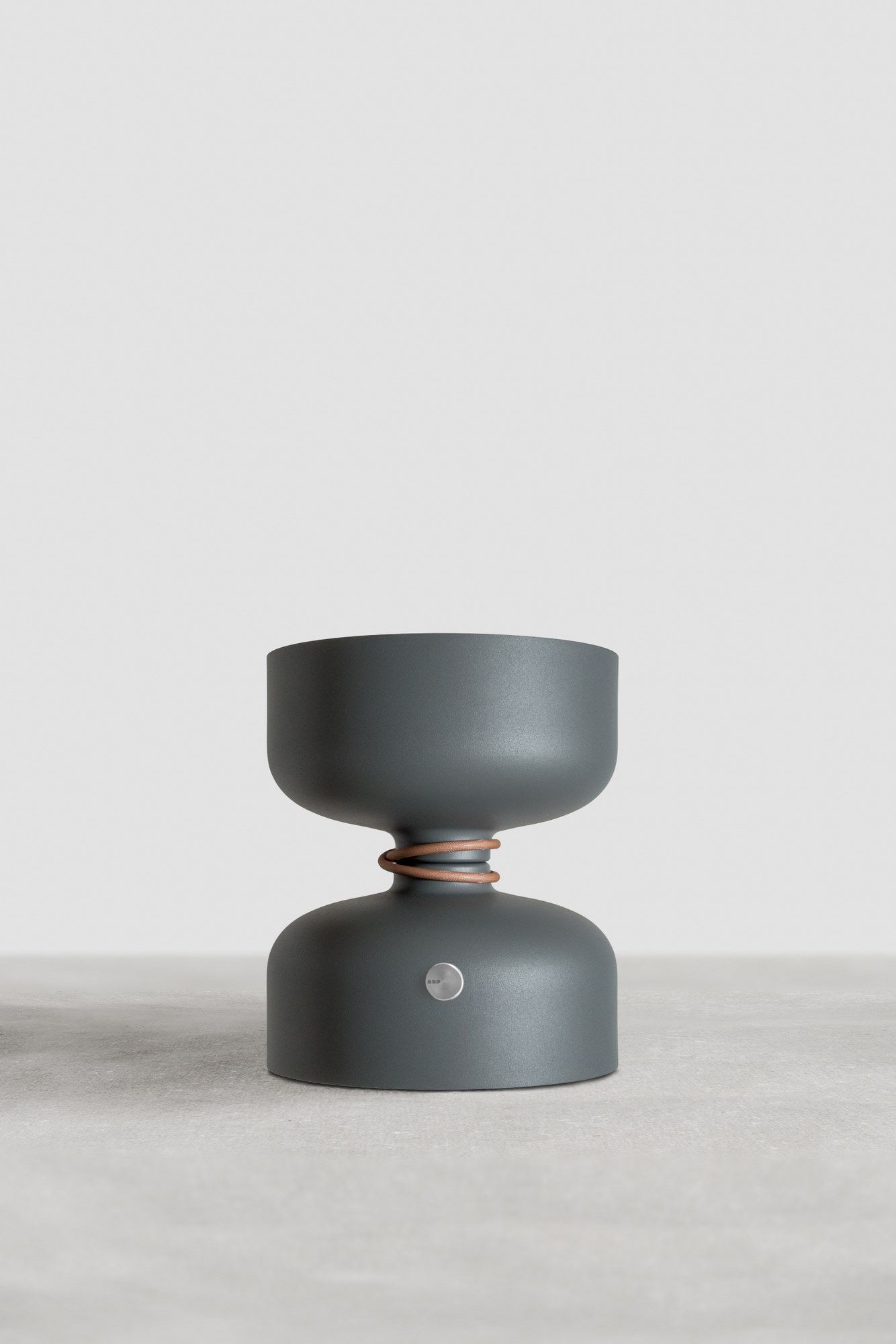 Алюминиевая светодиодная настольная лампа A-N-D Spotlight Volumes ARCH-00083703 - Вид №1