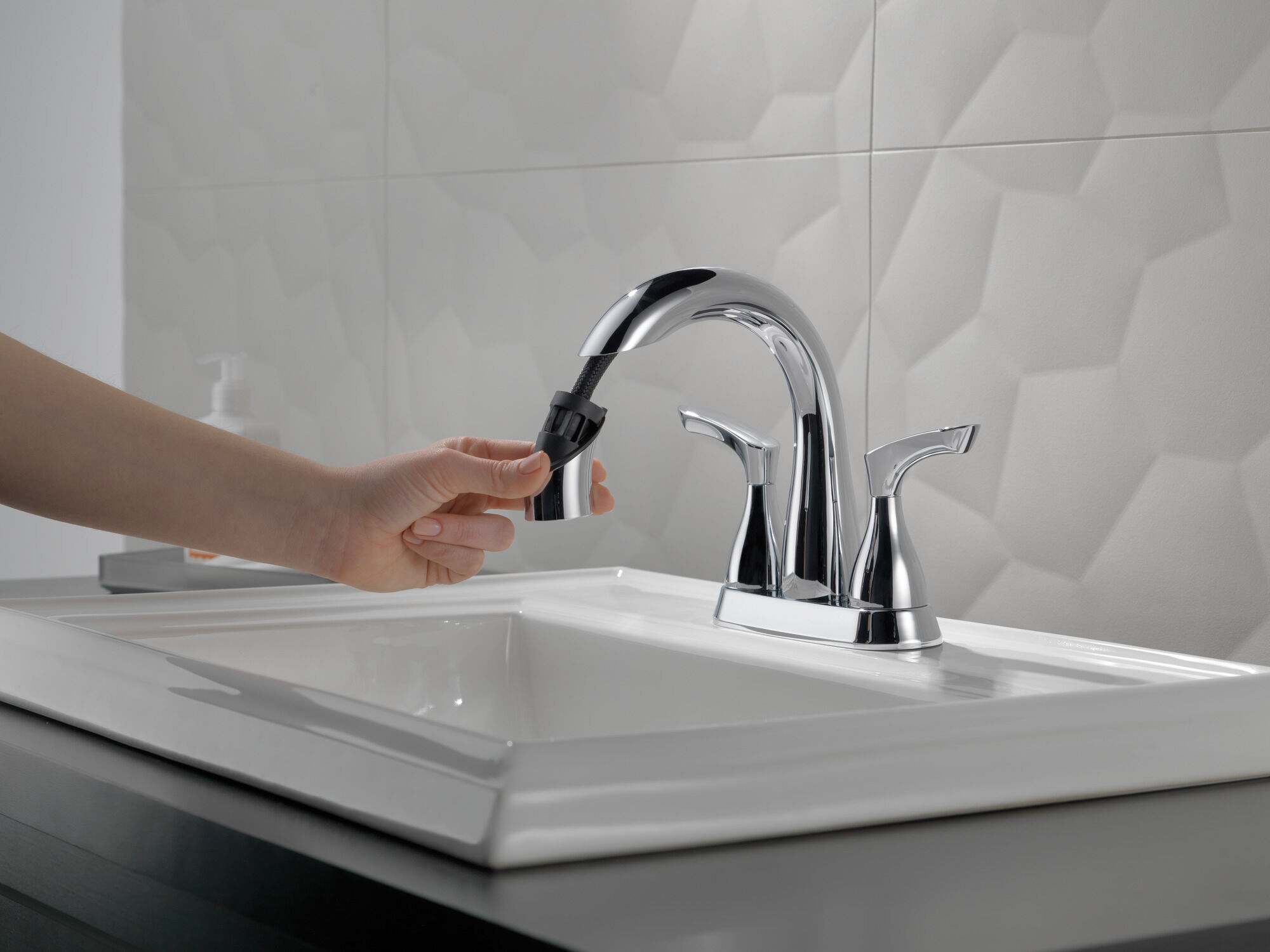 25765LF-PD Смеситель для ванной комнаты с двумя ручками Delta Faucet Broadmoor Хром  - Вид №3