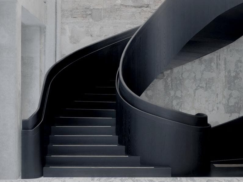 Винтовая лестница из металла и дерева Crestani 2000 BLACK MAMBA ARCH-00019672