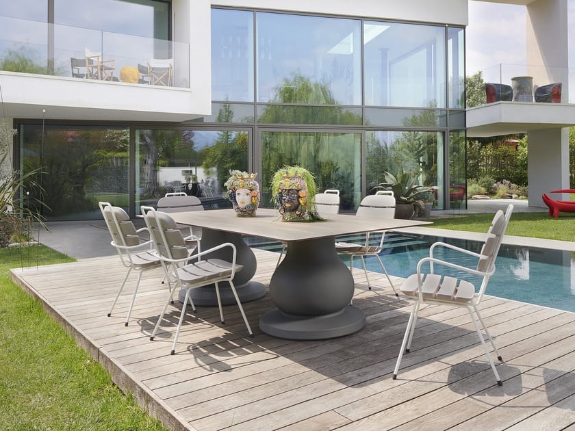 Прямоугольный стол с полиэтиленовыми основаниями и столешницей из HPL SLIDE девятнадцатый век ARCH-00084937