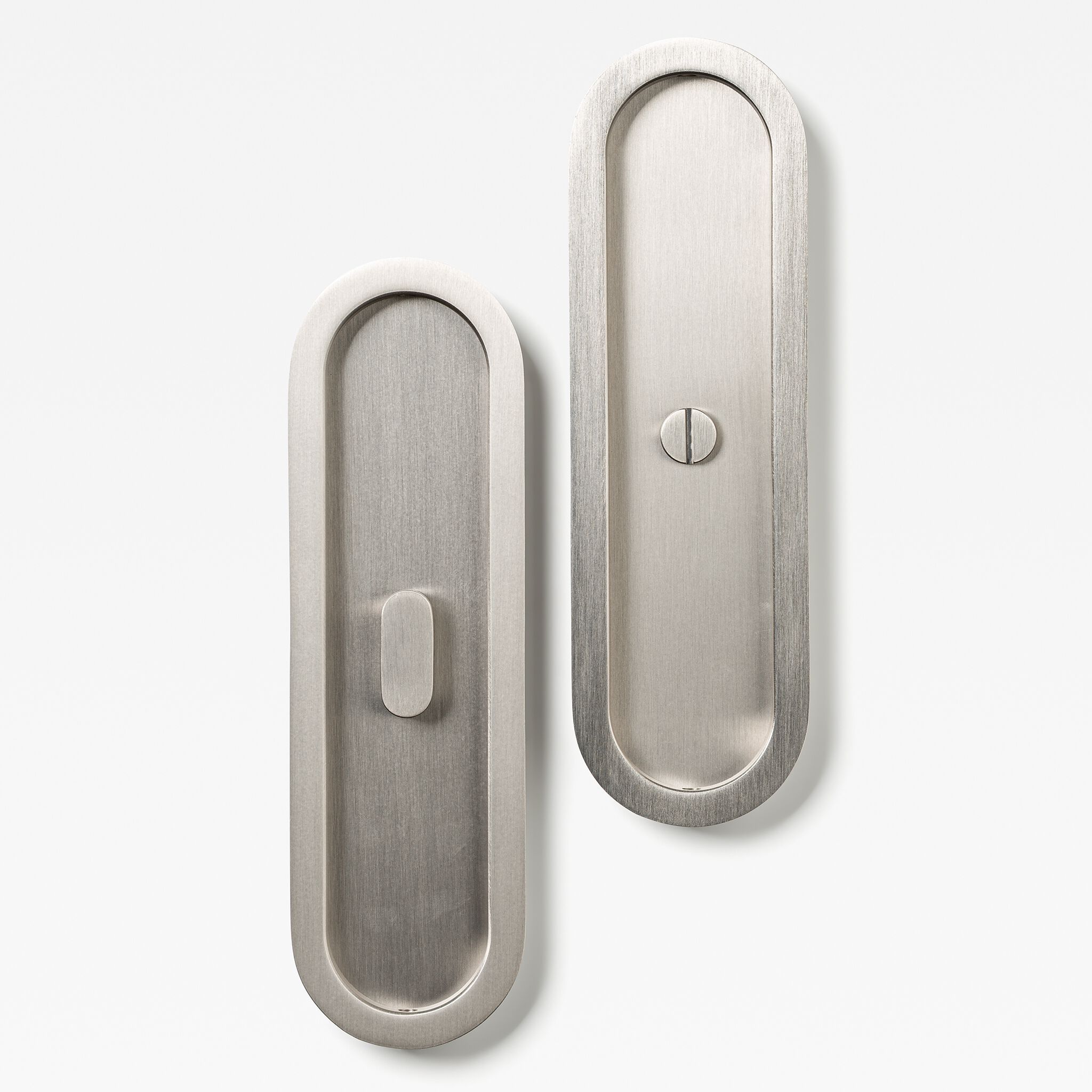 Латунная утопленная ручка Lo & Co Interiors Flush Pull ARCH-00130591 - Вид №15
