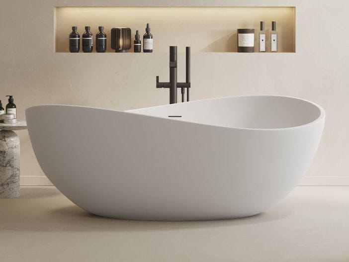 Асимметричная ванна в центре комнаты в Mineral Stone® RILUXA Ocean ARCH-00065694