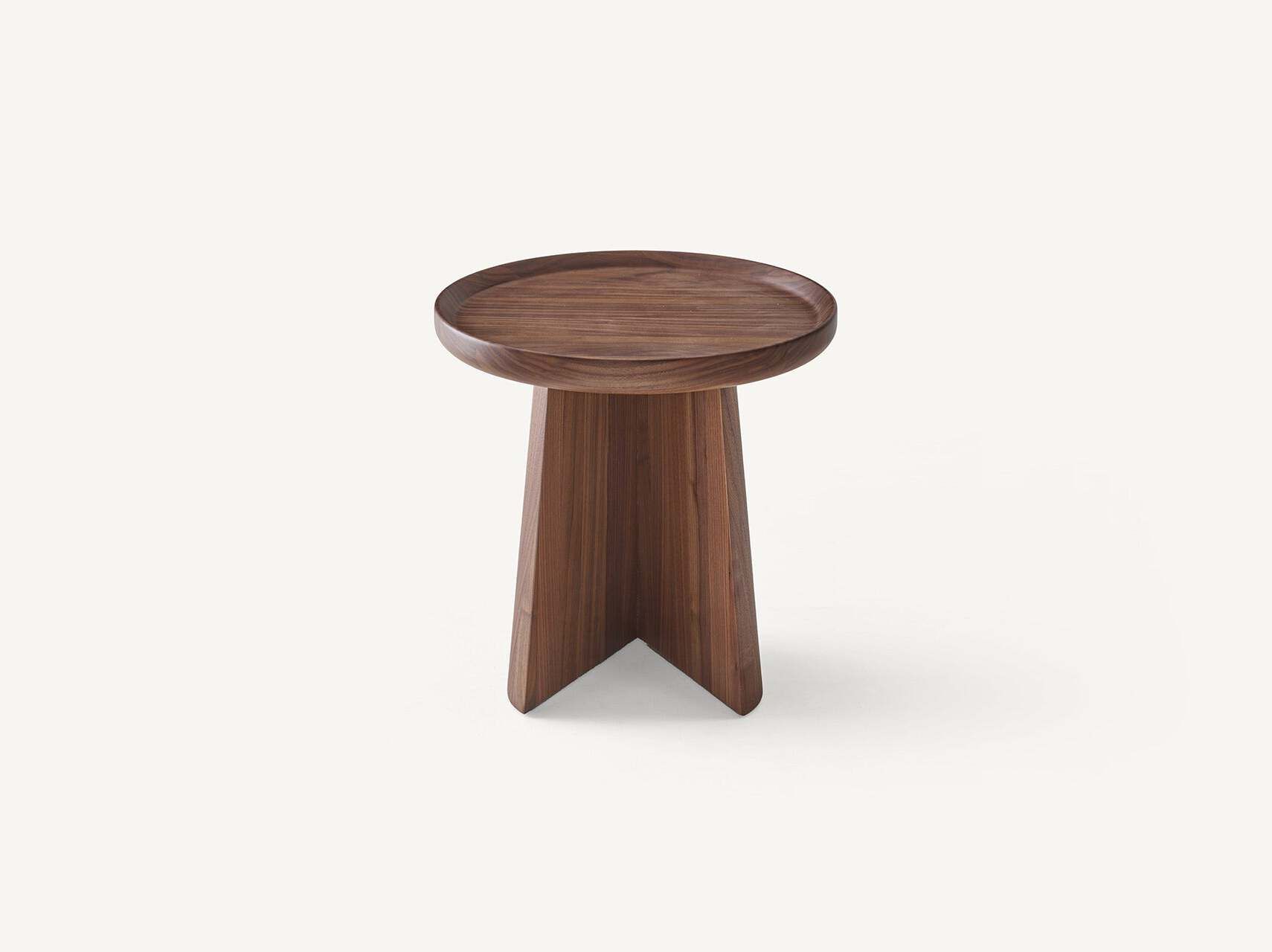 Круглый журнальный столик из массива дерева BassamFellows Bi-Ped ARCH-00149636