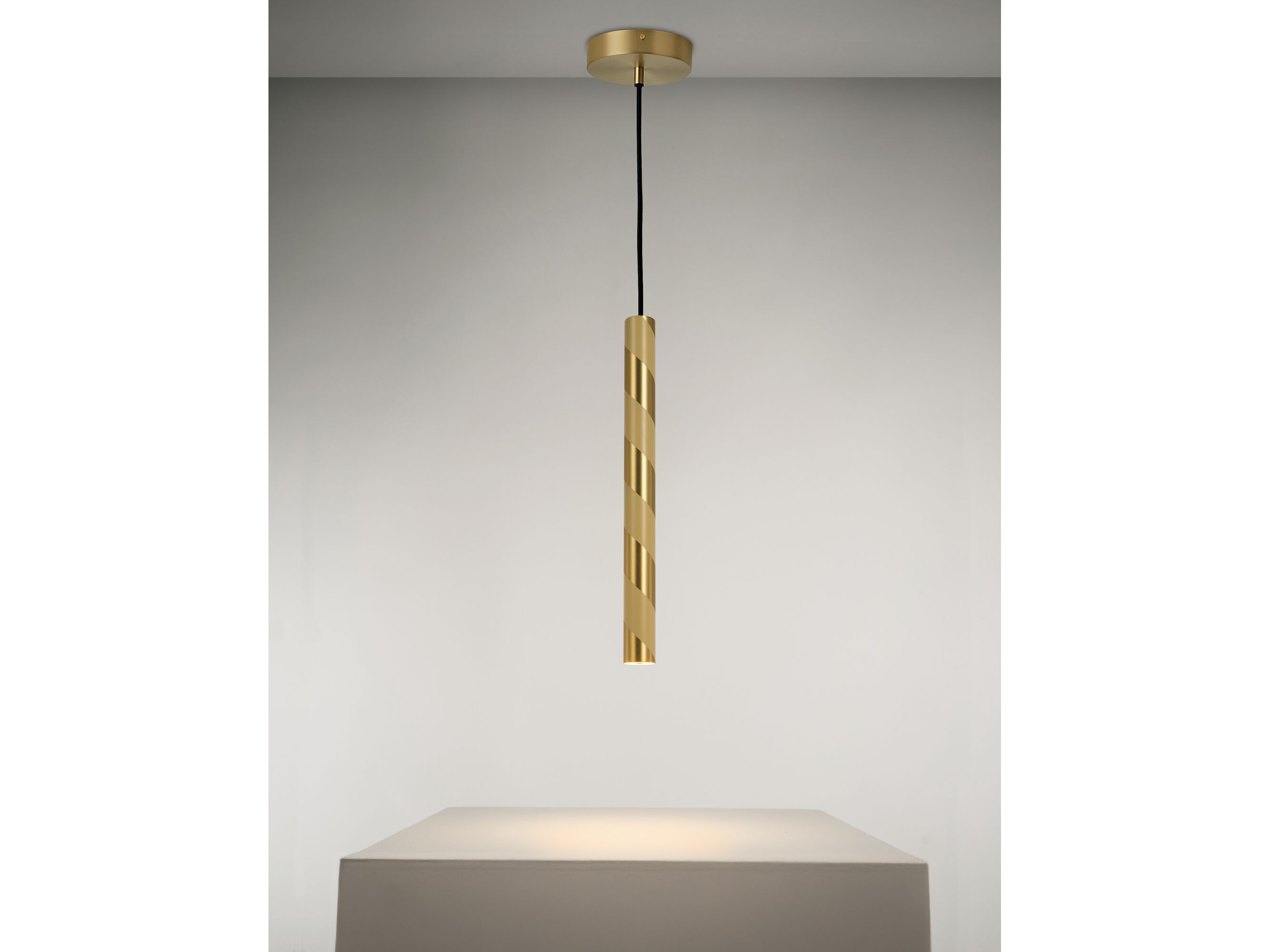 Латунный светодиодный подвесной светильник CVL Luminaires Candy ARCH-00125012 - Вид №4