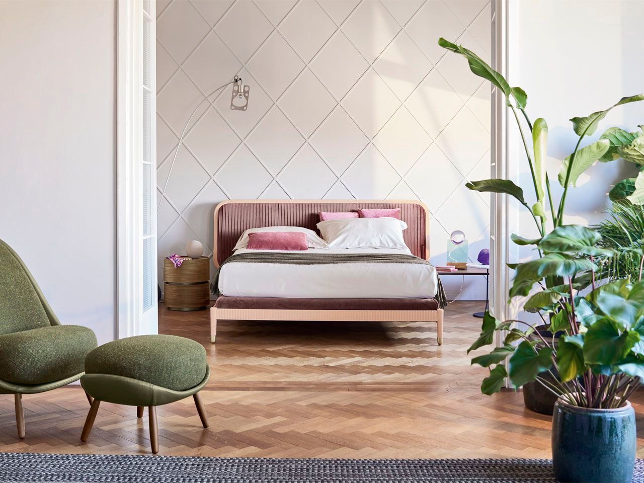 Деревянная двуспальная кровать с мягким изголовьем Pianca AMANTE PLISSÉ ARCH-00101941 - Вид №1