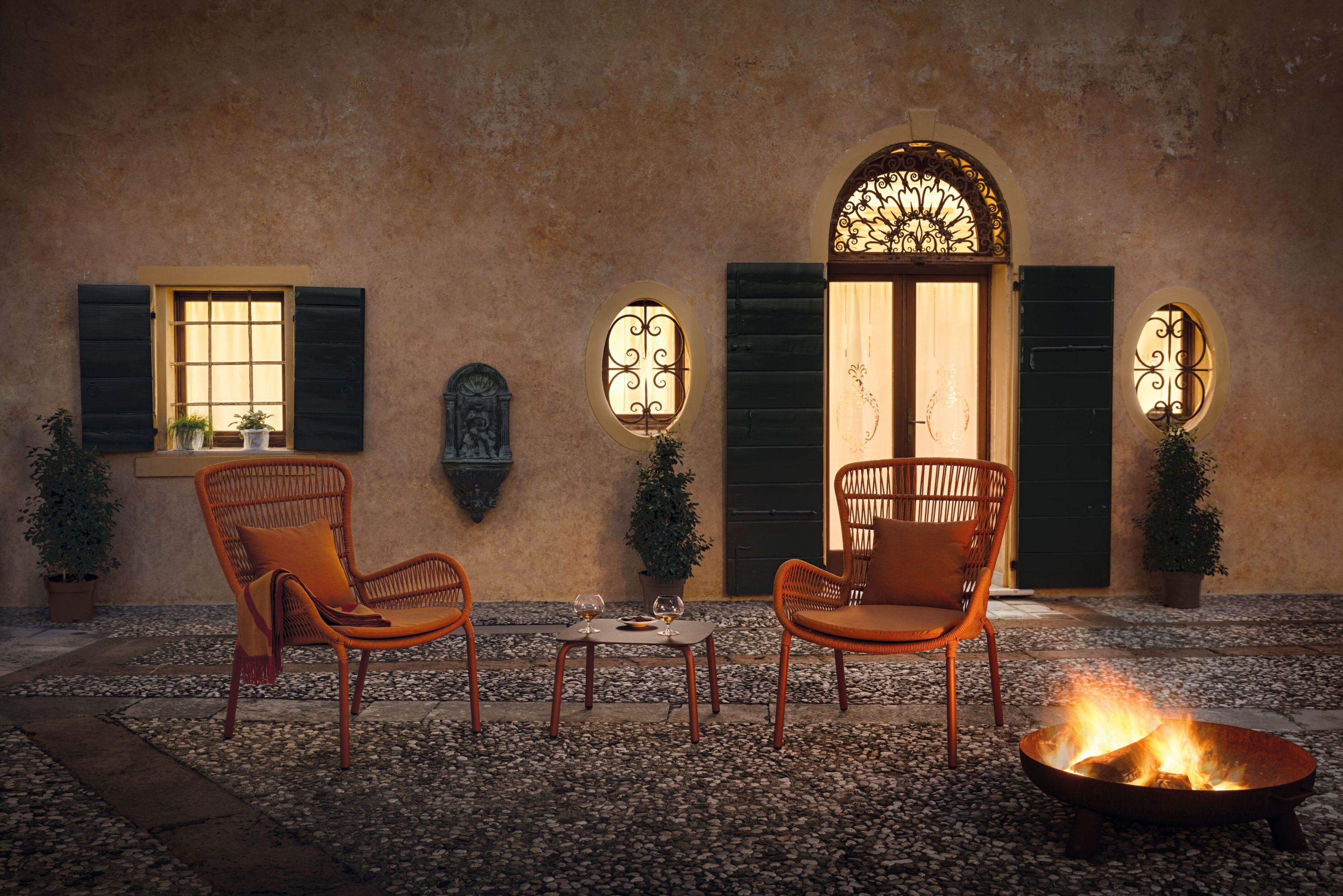 Прямоугольный уличный журнальный столик Contral Leaf ARCH-00089571 - Вид №1