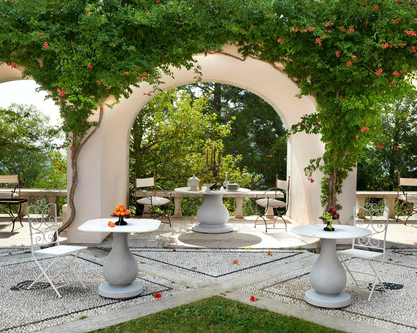 Квадратный стол из полиэтилена и столешница HPL с мраморным эффектом SLIDE девятнадцатый век ARCH-00117957 - Вид №1