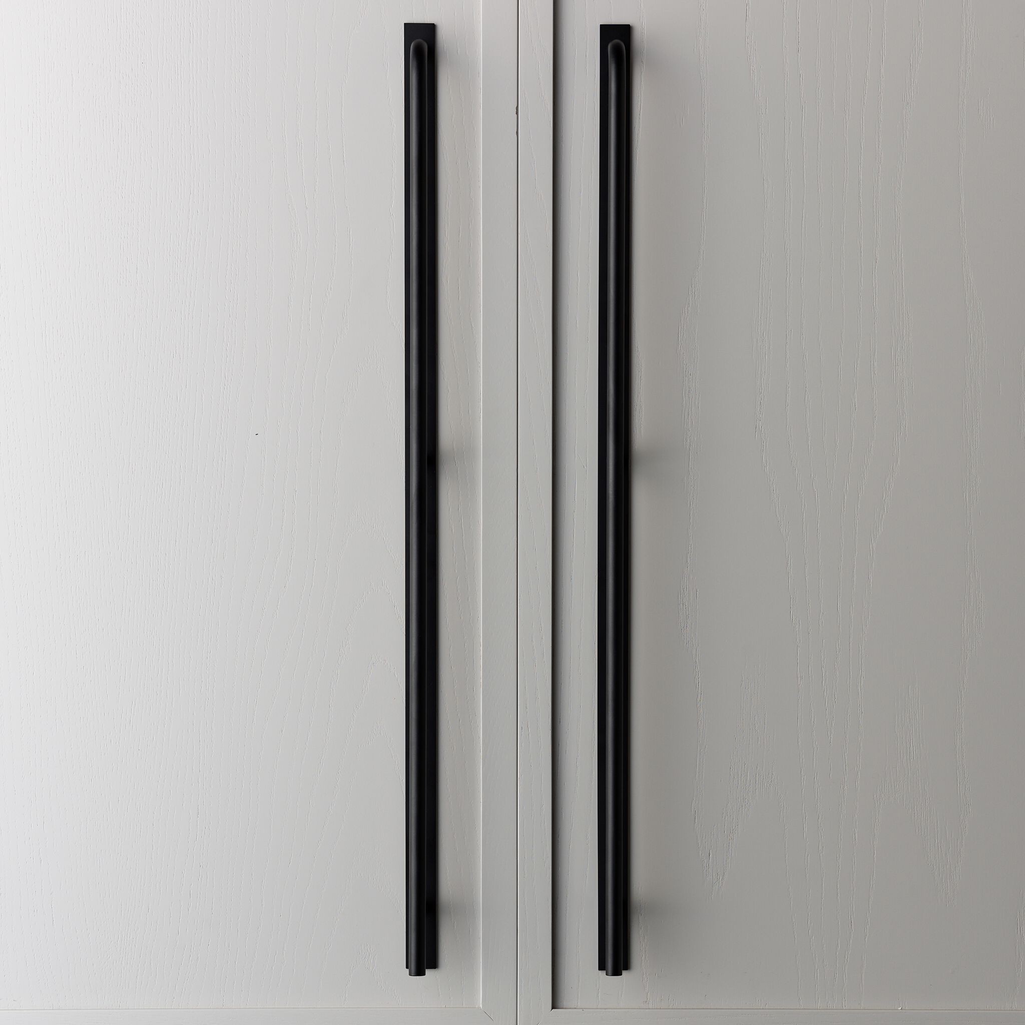 Латунная мебельная ручка на пластине Lo & Co Interiors Brera ARCH-00078711 - Вид №12