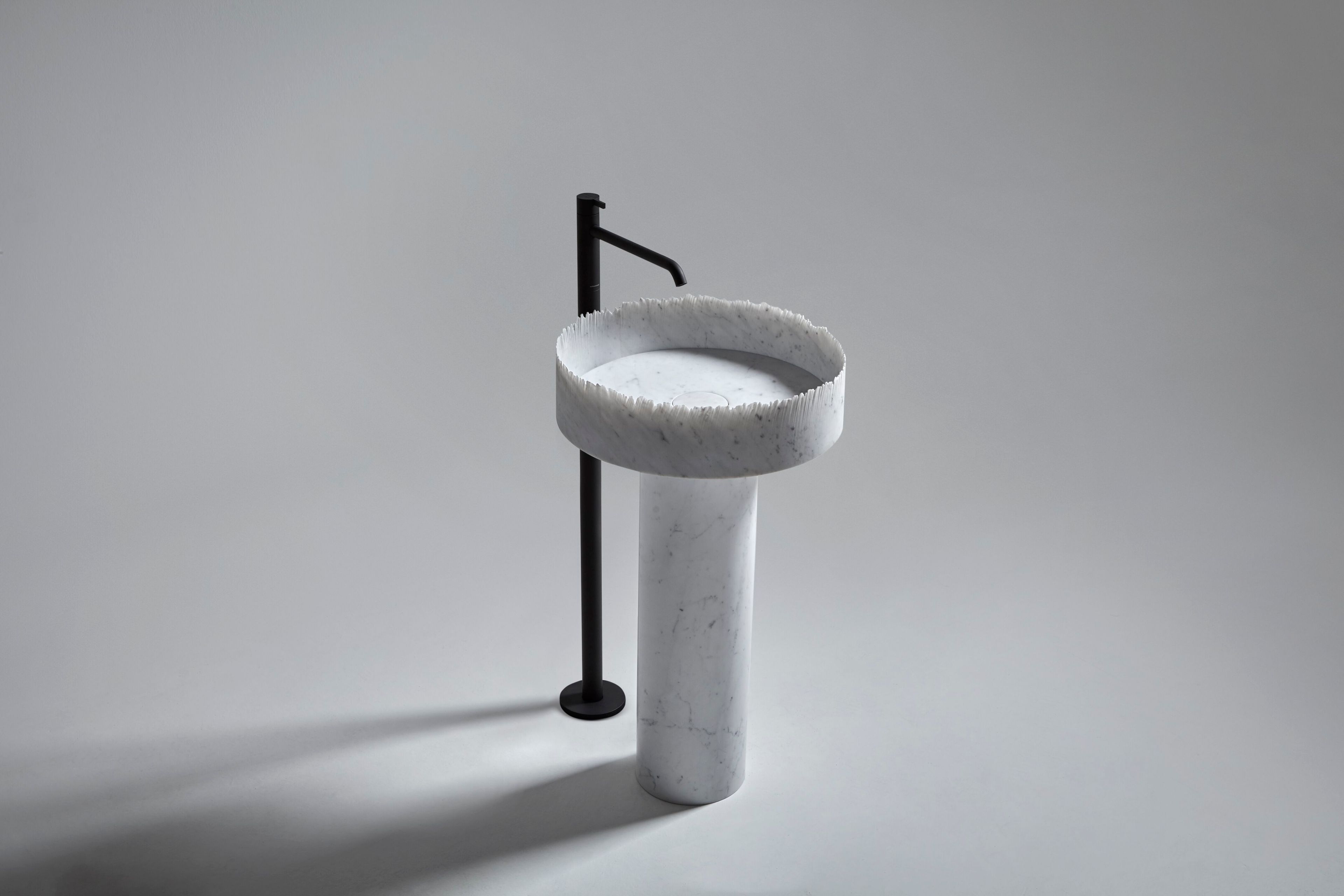 Мраморная круглая отдельно стоящая раковина Antoniolupi FLOW ARCH-00110234 - Вид №5