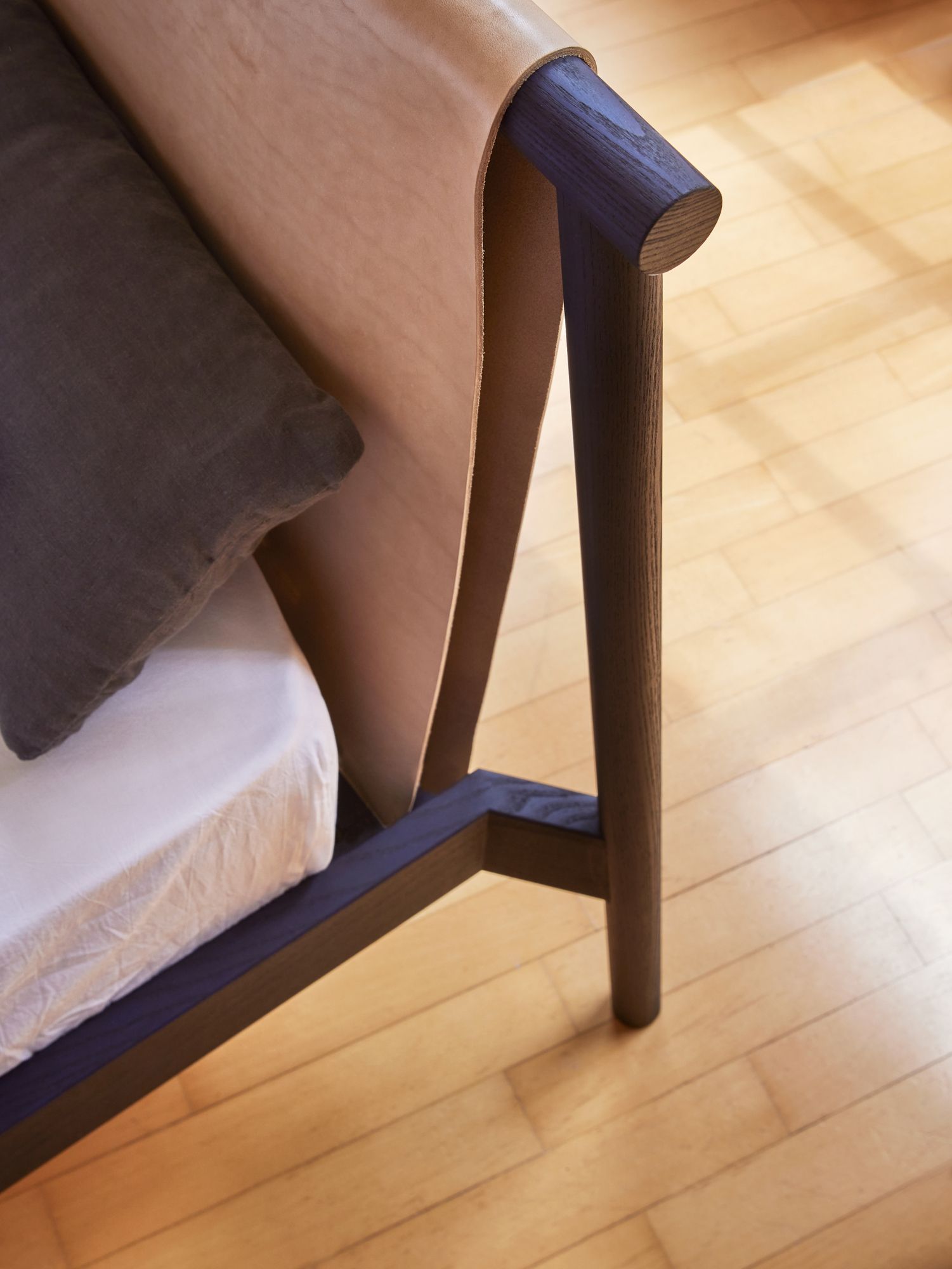 Двуспальная кровать с кожаным и металлическим каркасом Bolzan Джек ARCH-00129638 - Вид №7