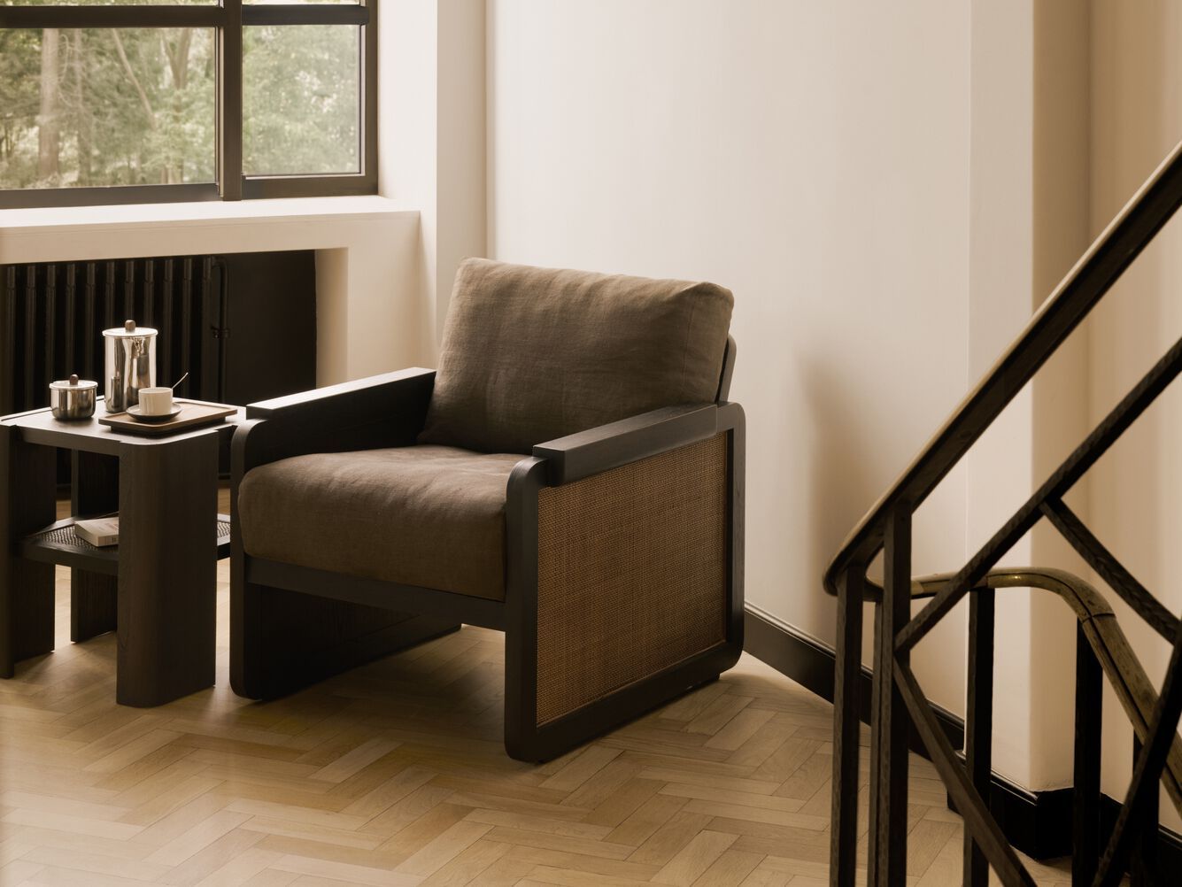 Тканевое кресло с подлокотниками Ethnicraft панель ARCH-00036297 - Вид №6