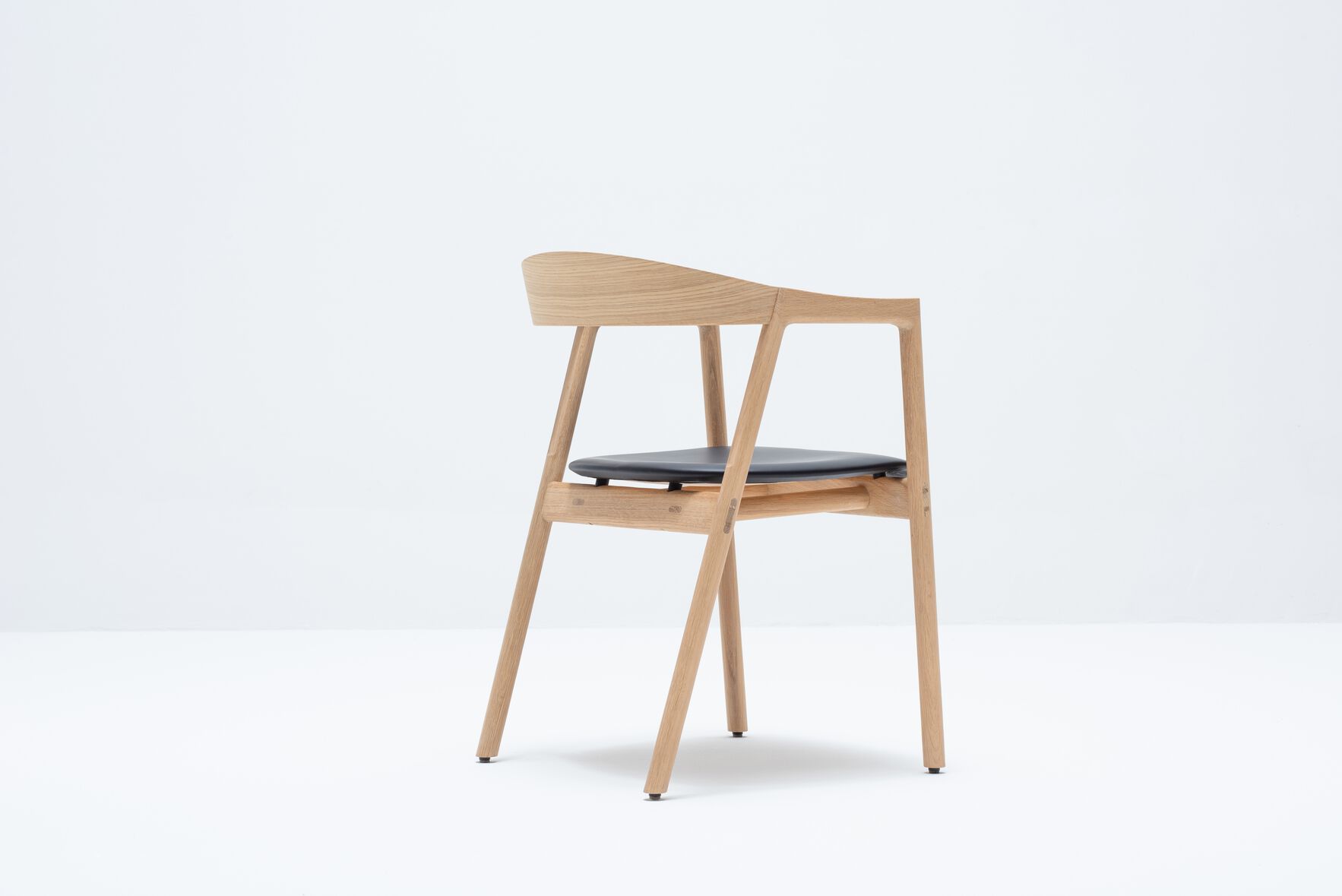 Мягкое кожаное кресло с открытой спинкой Gazzda MUNA ARCH-00051365 - Вид №8