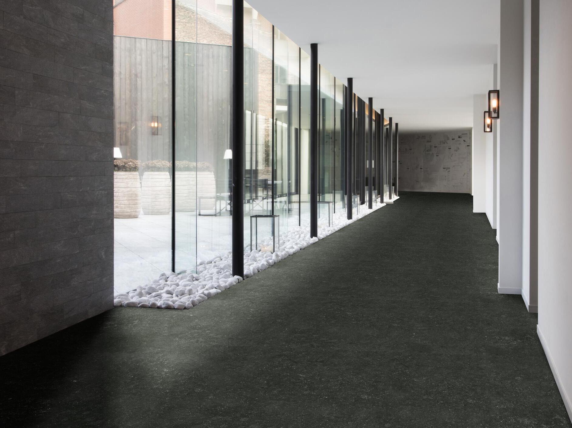 Противоскользящий виниловый пол с эффектом цемента BEAUFLOR Quintex ARCH-00058696