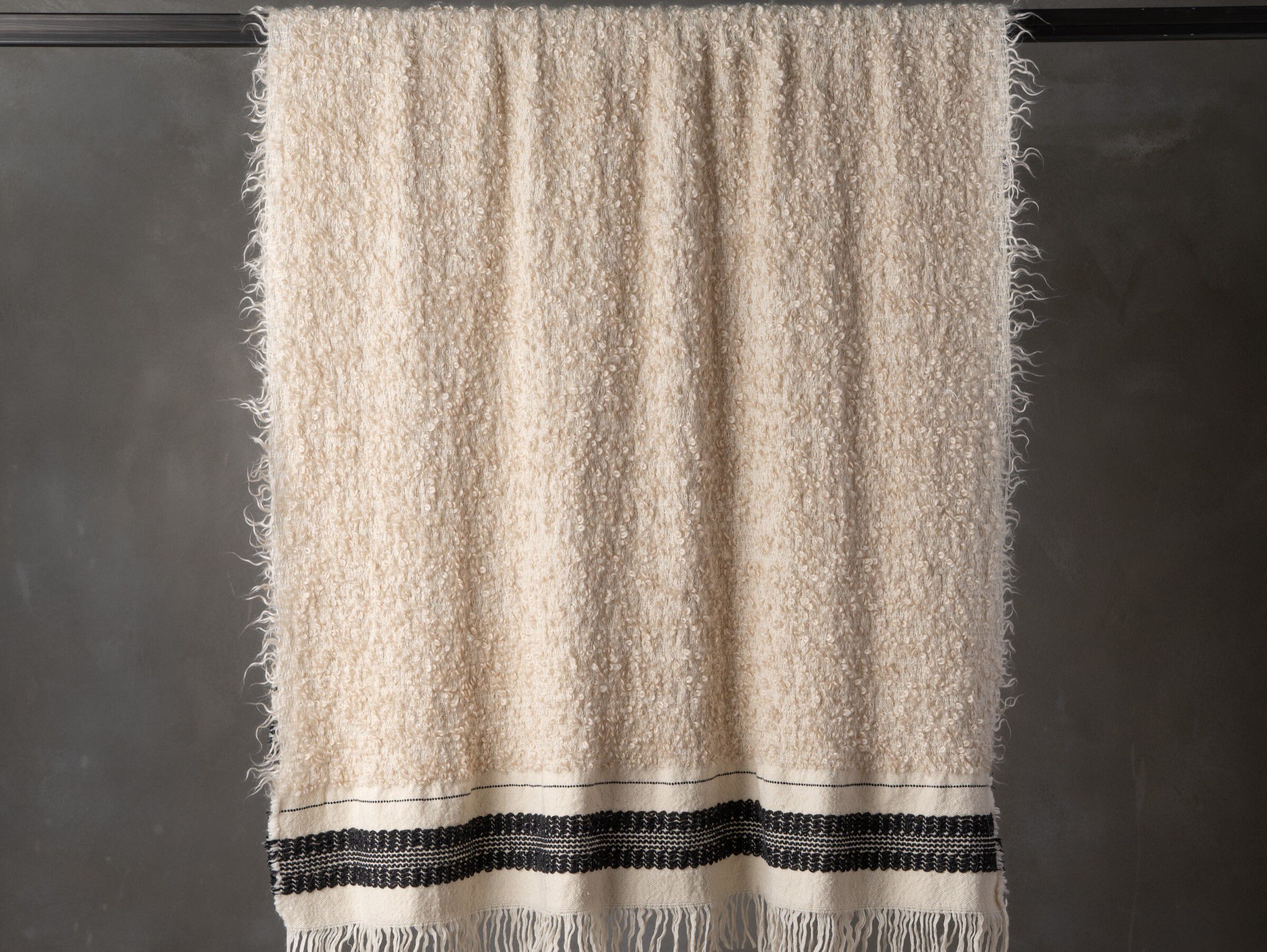 Плед из мохера и шерсти The House of Lyria CICTRICE ARCH-00092395