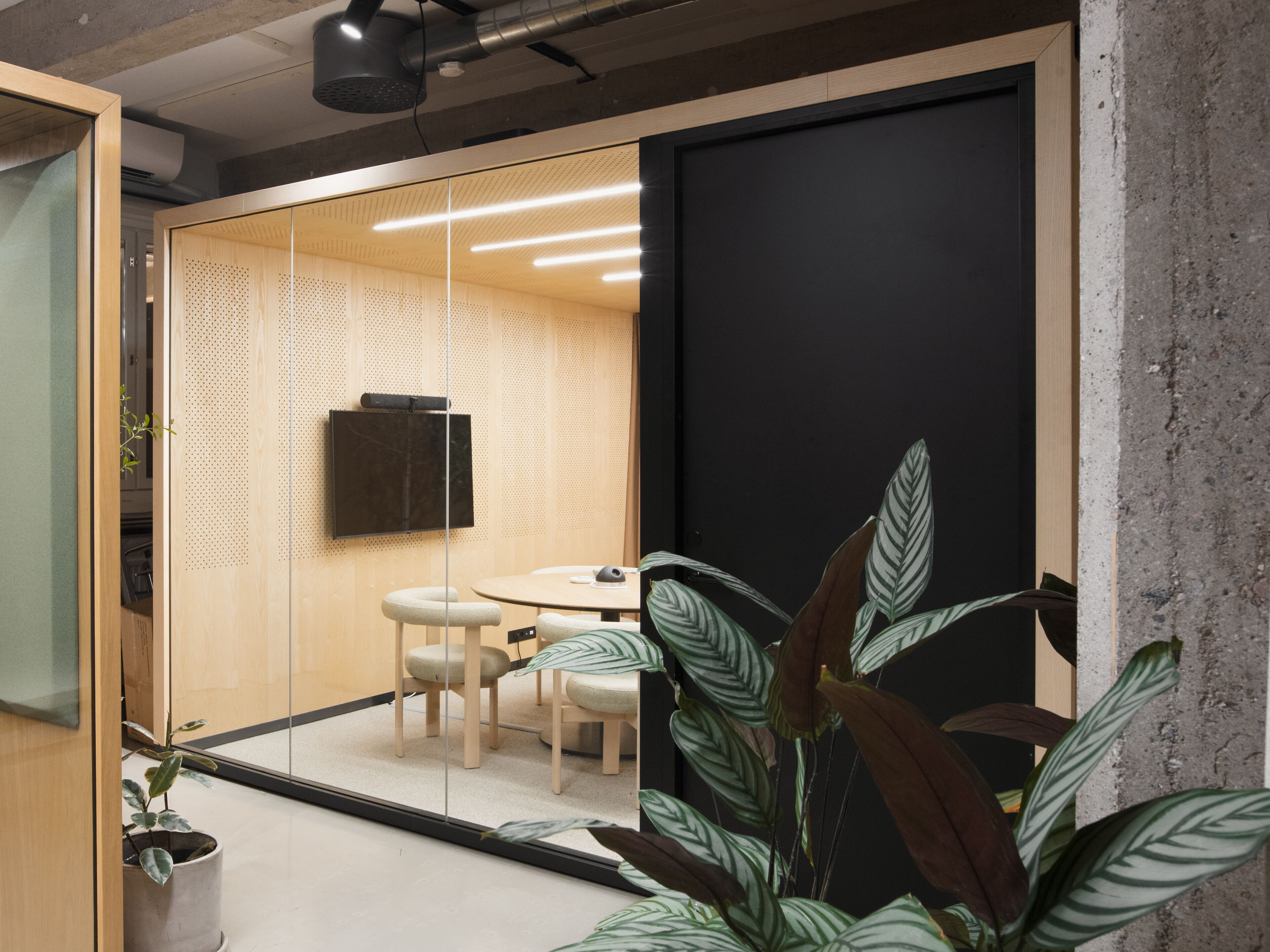 Мультимедийная многосторонняя акустическая офисная кабина Taiga Concept Lohko Flex ARCH-00001435 - Вид №2