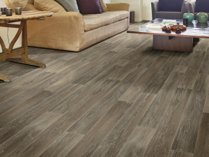 Нескользящий виниловый пол с эффектом дерева