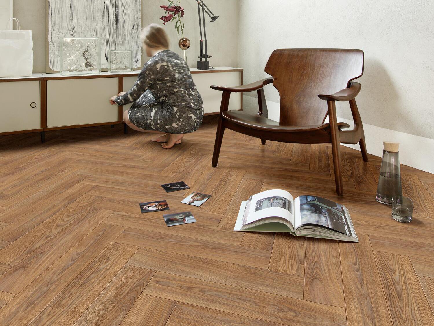 Нескользящий виниловый пол с эффектом дерева BEAUFLOR Safe-Tex ARCH-00077099
