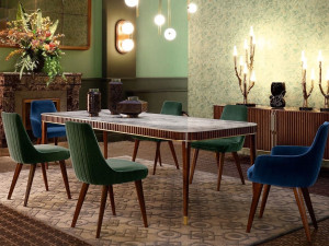 Прямоугольный вишневый стол и мраморная столешница