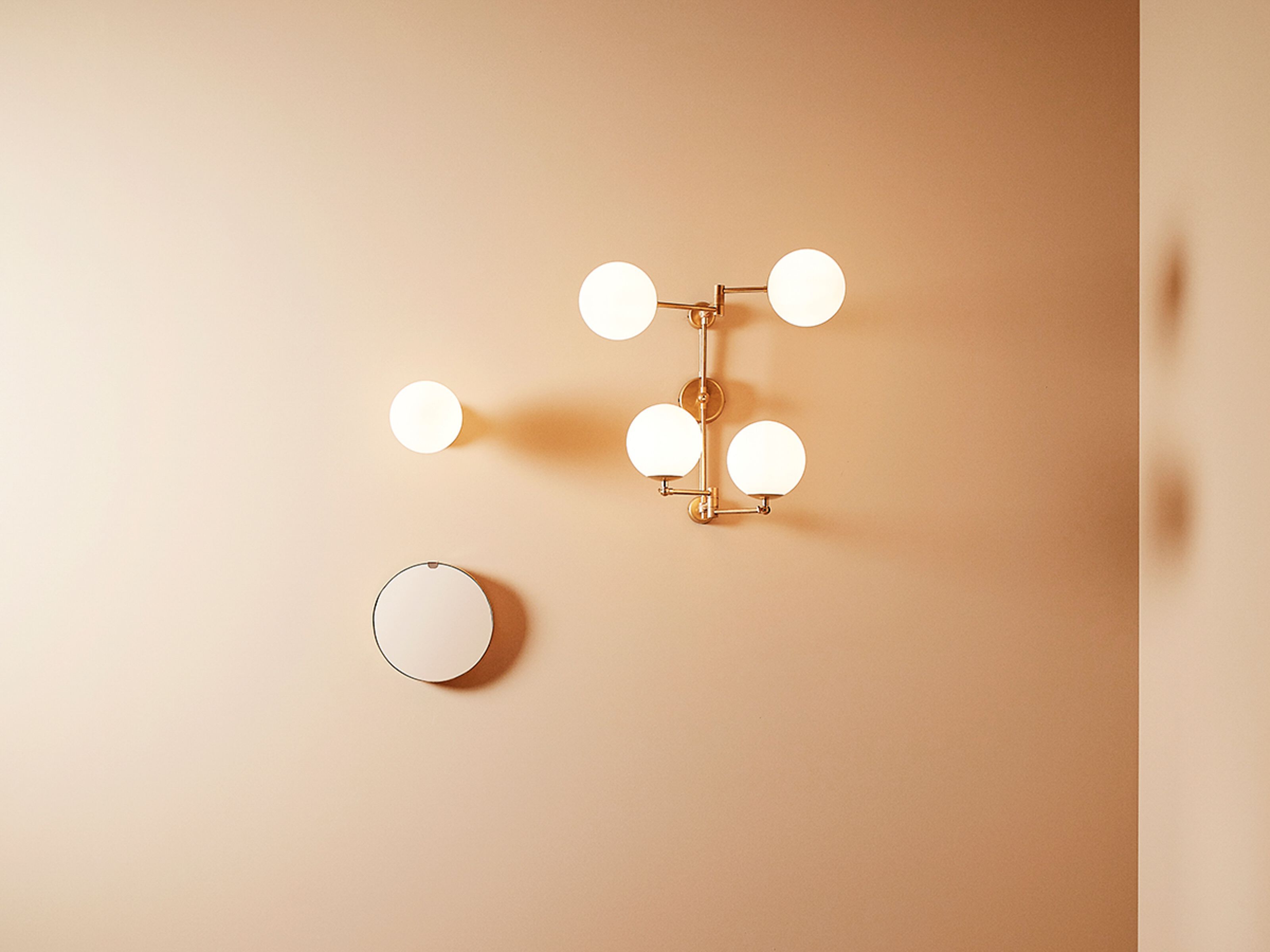 Латунный светодиодный настенный светильник Renzo Serafini сфера ARCH-00034330 - Вид №2