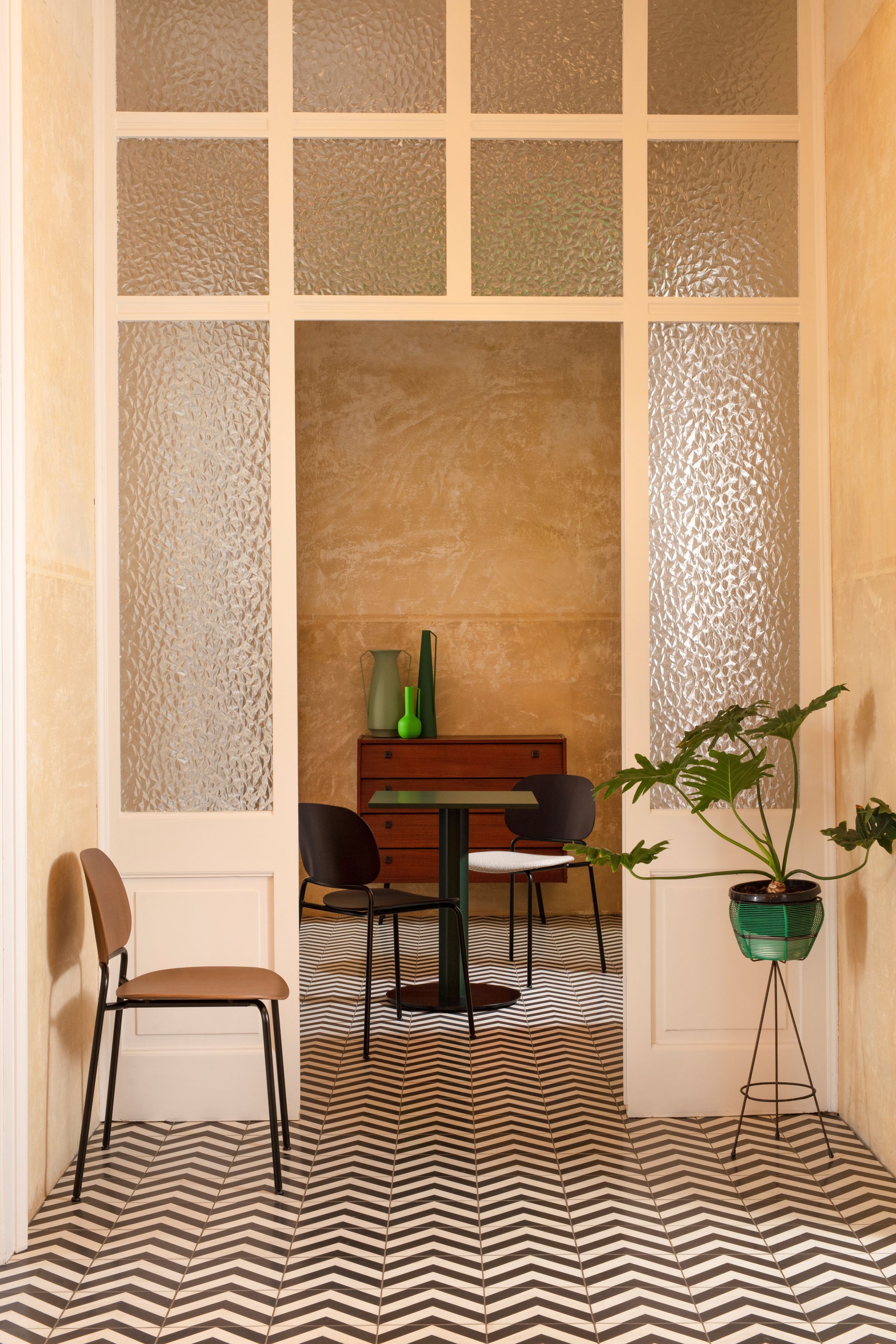 Штабелируемый стул из шпона с мягким сиденьем Zilio A&C Upon ARCH-00086700 - Вид №4