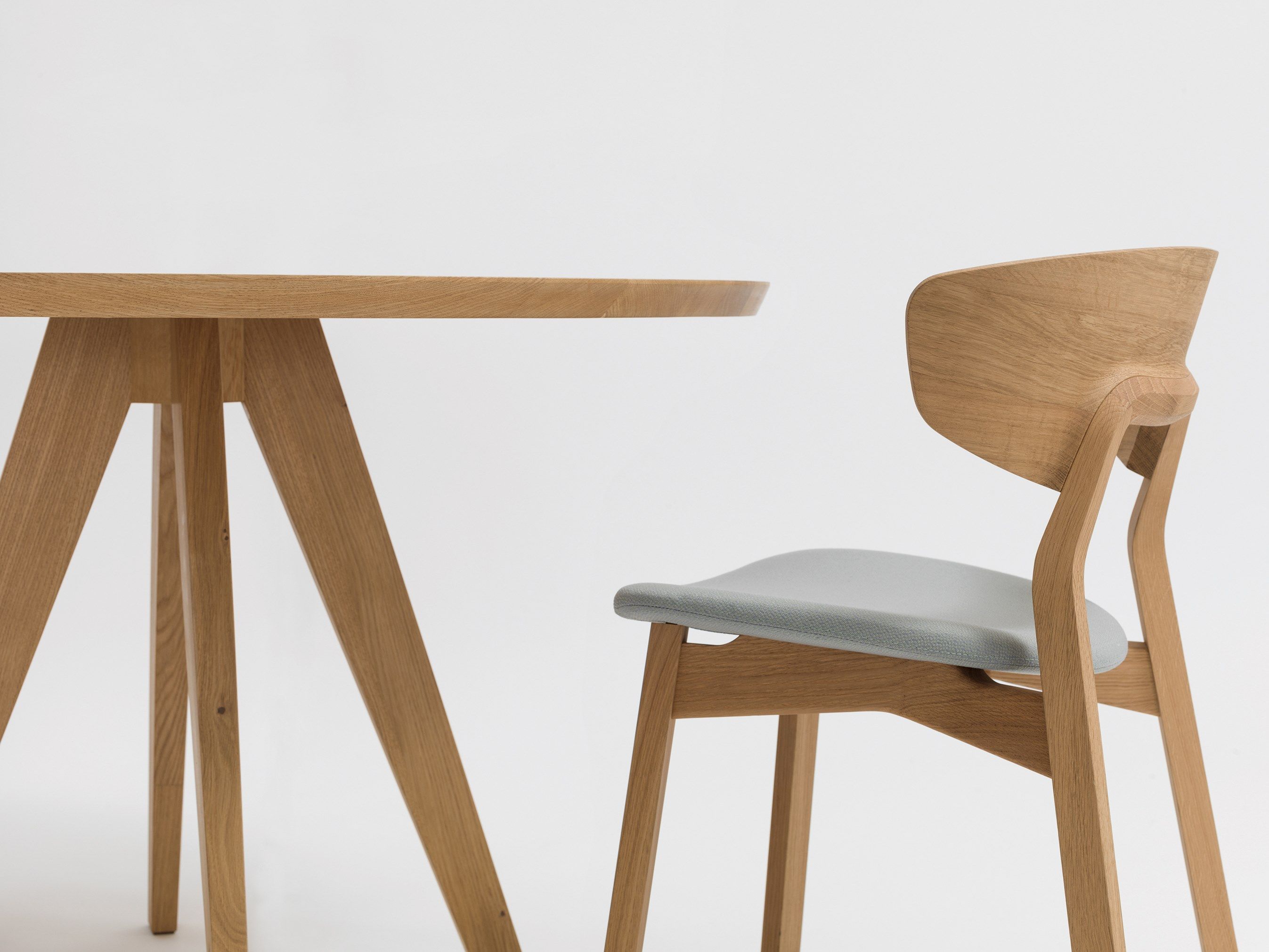 Круглый обеденный стол из массива дерева ZEITRAUM ужин ARCH-00076024 - Вид №2