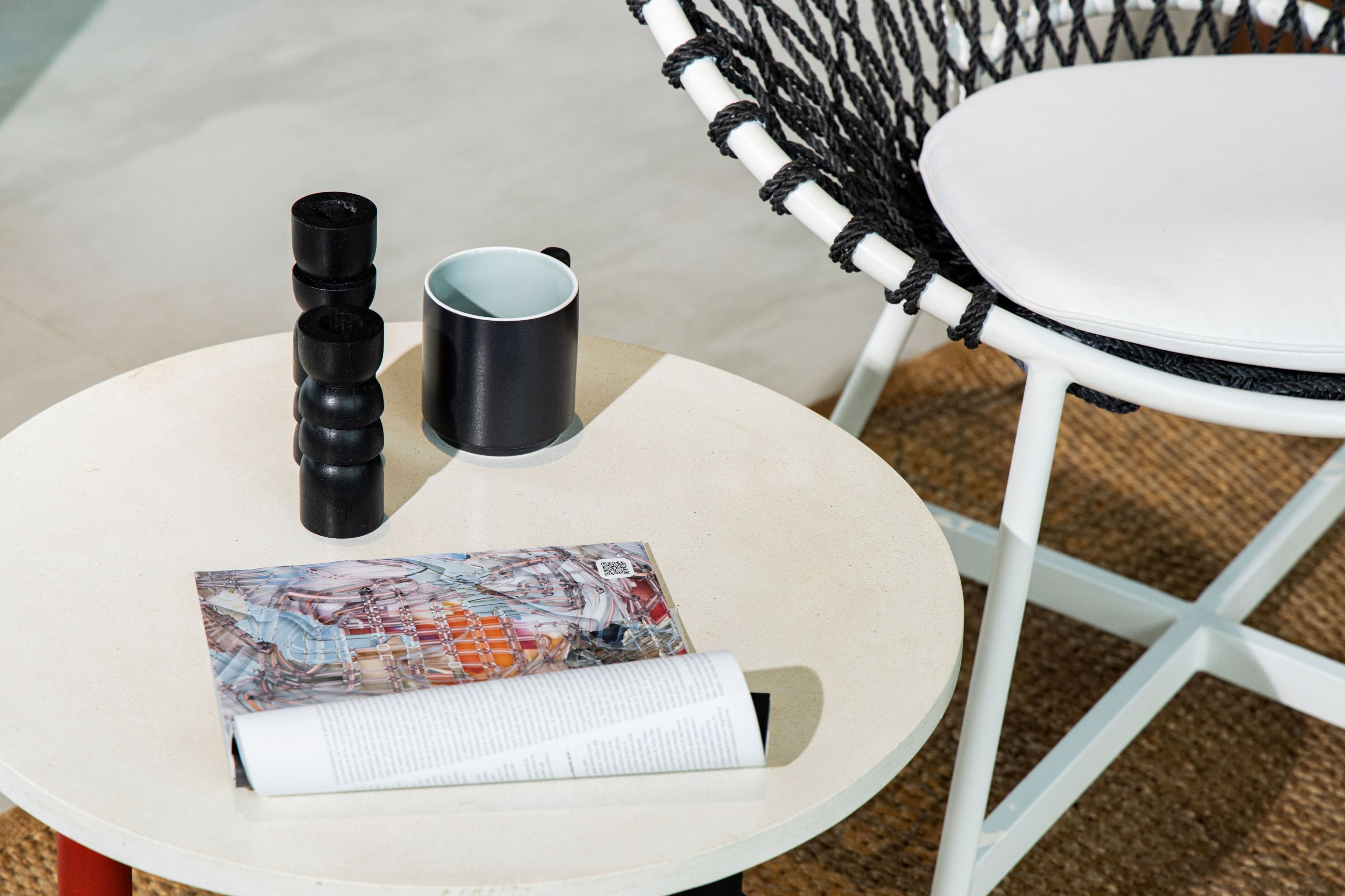 Круглый журнальный столик из волокнистого бетона cbdesign Space ARCH-00066940 - Вид №2