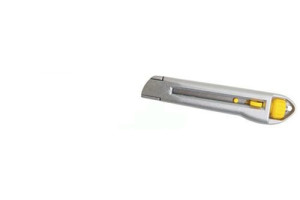 17809588 Нож 18 мм металлический корпус с винтовым фиксатором 20101318 МАМОНТ
