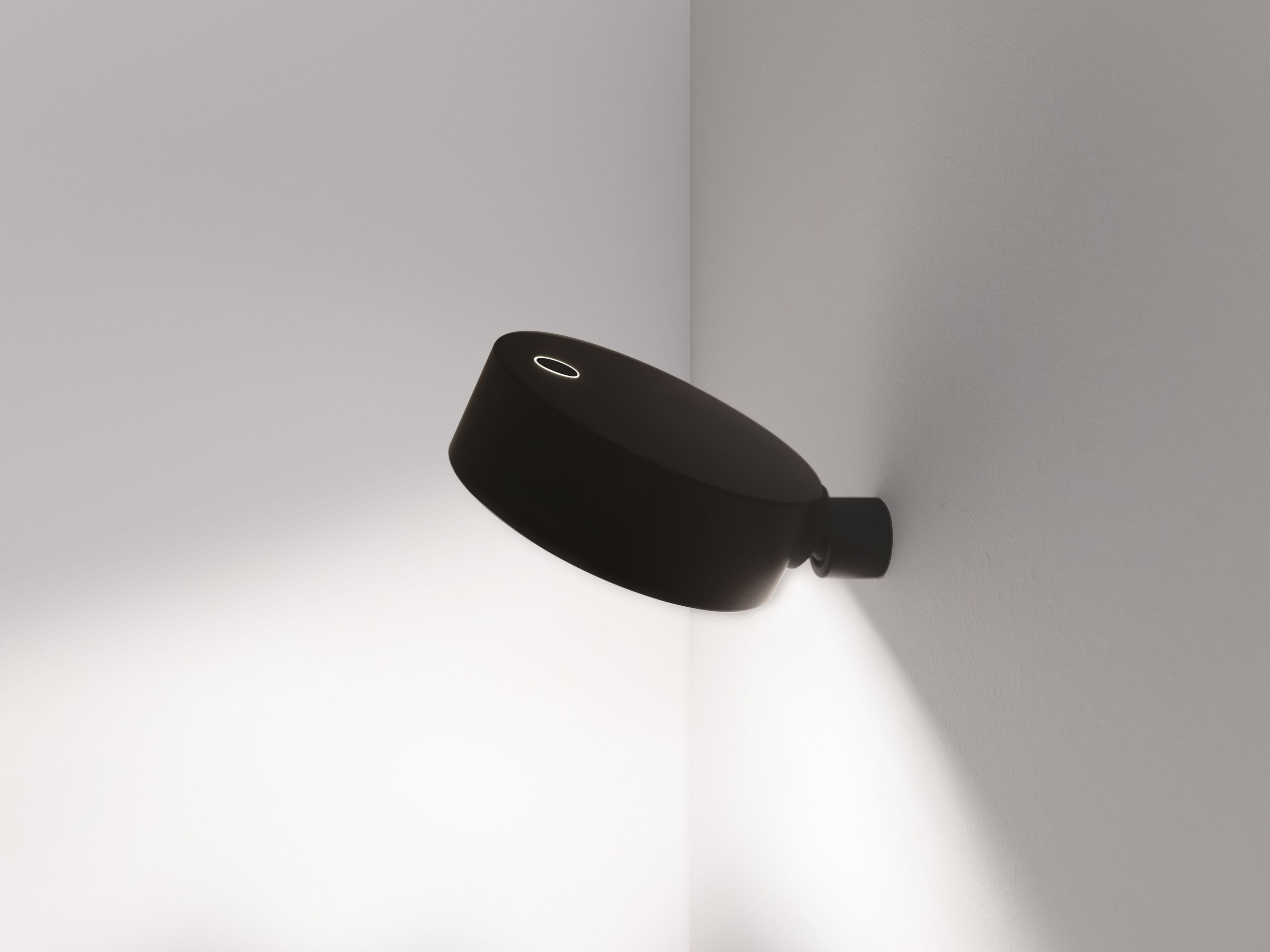 Регулируемый алюминиевый светодиодный настенный светильник Zafferano Super O ARCH-00017012