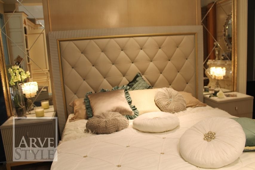 Двуспальная мягкая кровать из ткани с высоким изголовьем Arvestyle ARCH-00144095 - Вид №1