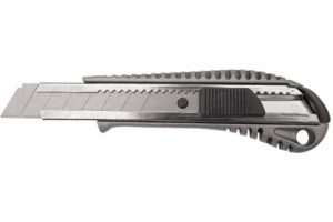 15556314 Технический нож Классик, 18мм. металлический корпус, с резиновой вставкой. 10172 КУРС