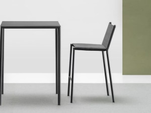 Высокий тканевый садовый стул