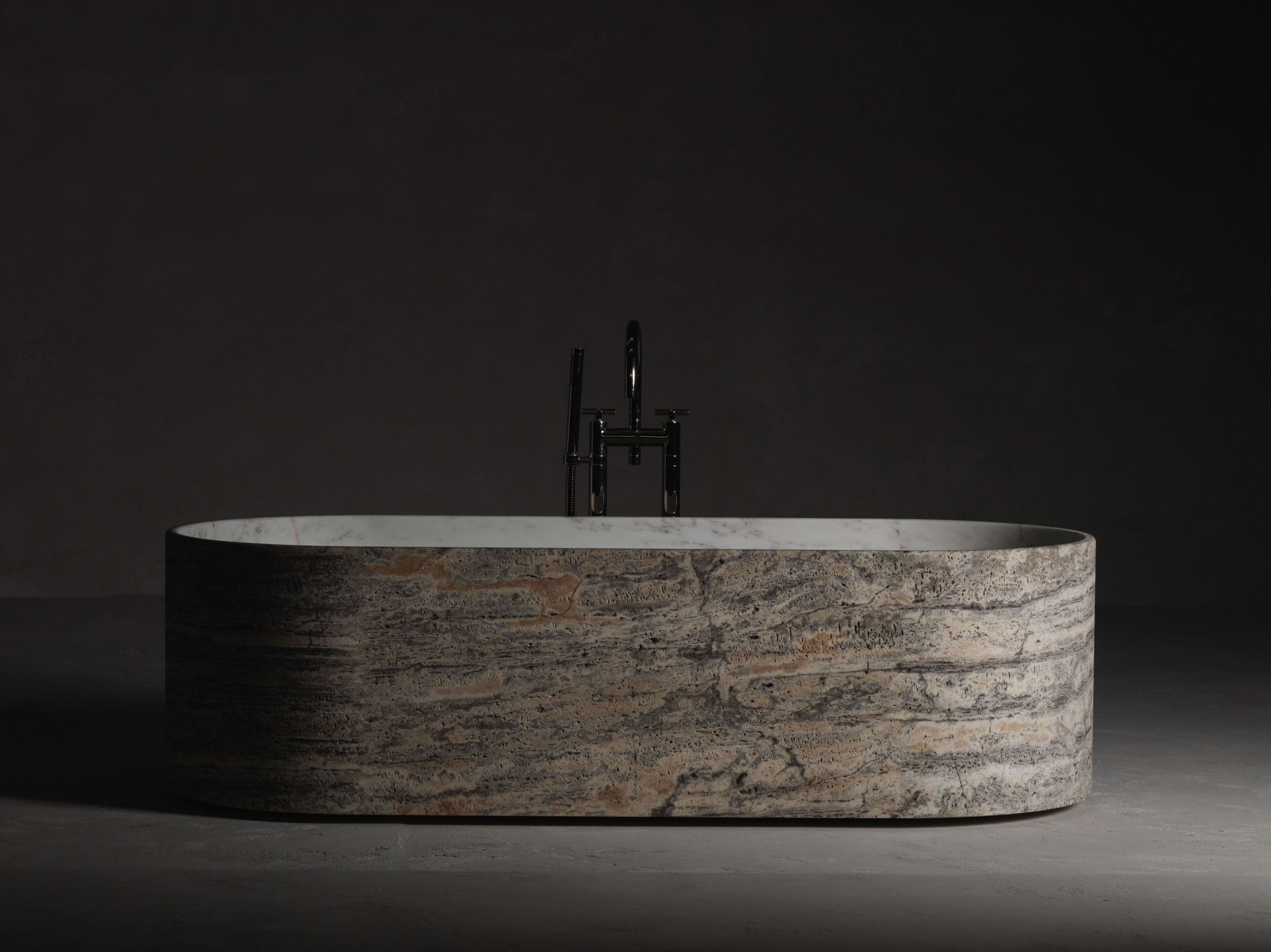 Мраморная ванна в центре комнаты Kreoo Blessed ARCH-00119430