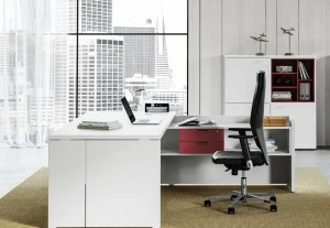 Las Mobili Офисный угловой стол в современном стиле со встроенной полкой Delta evo