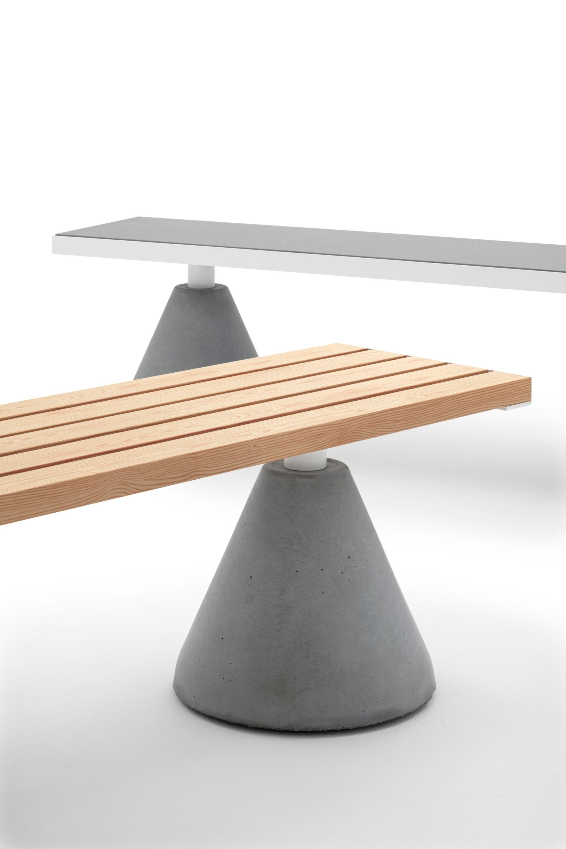 Алюминиевая скамья без спинки с коническим основанием Urbantime Вечнозеленый.040 ARCH-00130534 - Вид №1