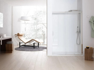 2-местная нишевая душевая кабина с раздвижной дверью