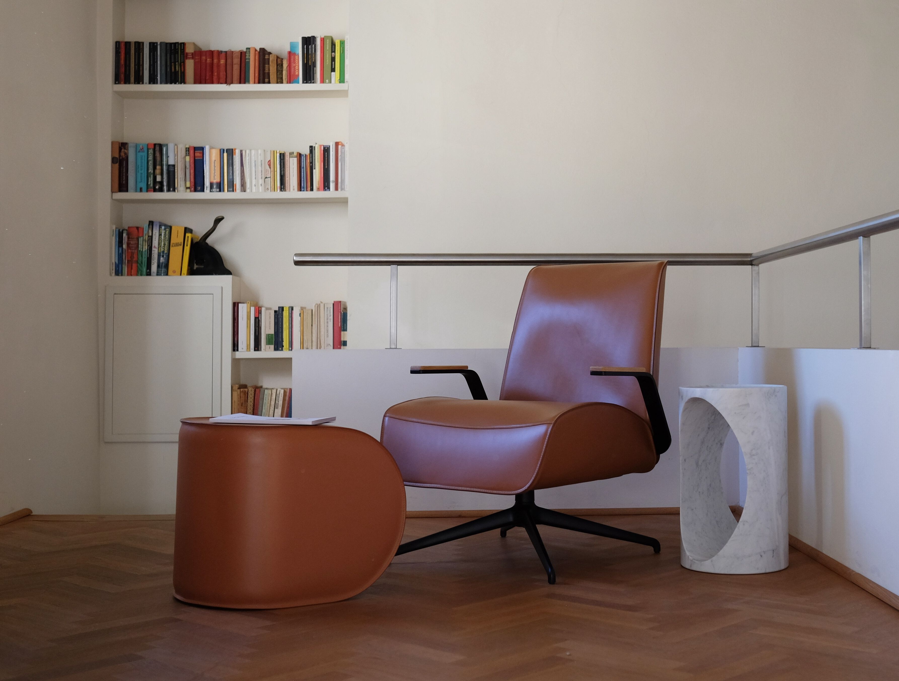 Кожаное вращающееся кресло EPÒNIMO Endo ARCH-00058684 - Вид №21