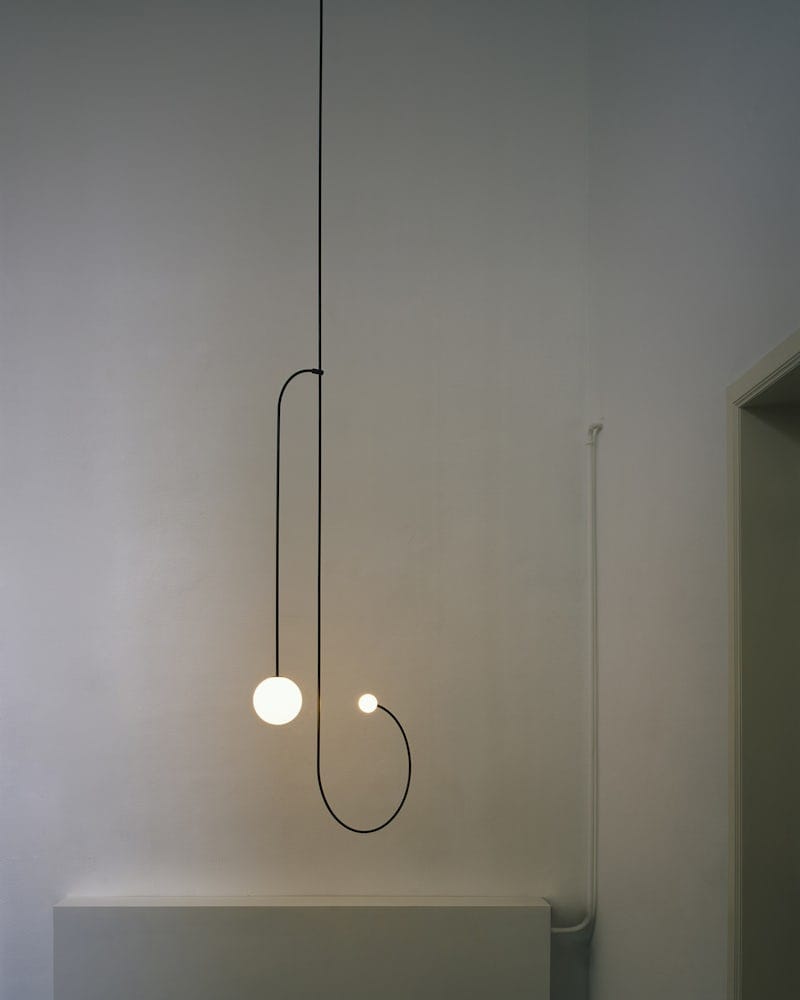 Латунный светодиодный подвесной светильник ручной работы Michael Anastassiades Mobile Chandeliers ARCH-00142236 - Вид №1