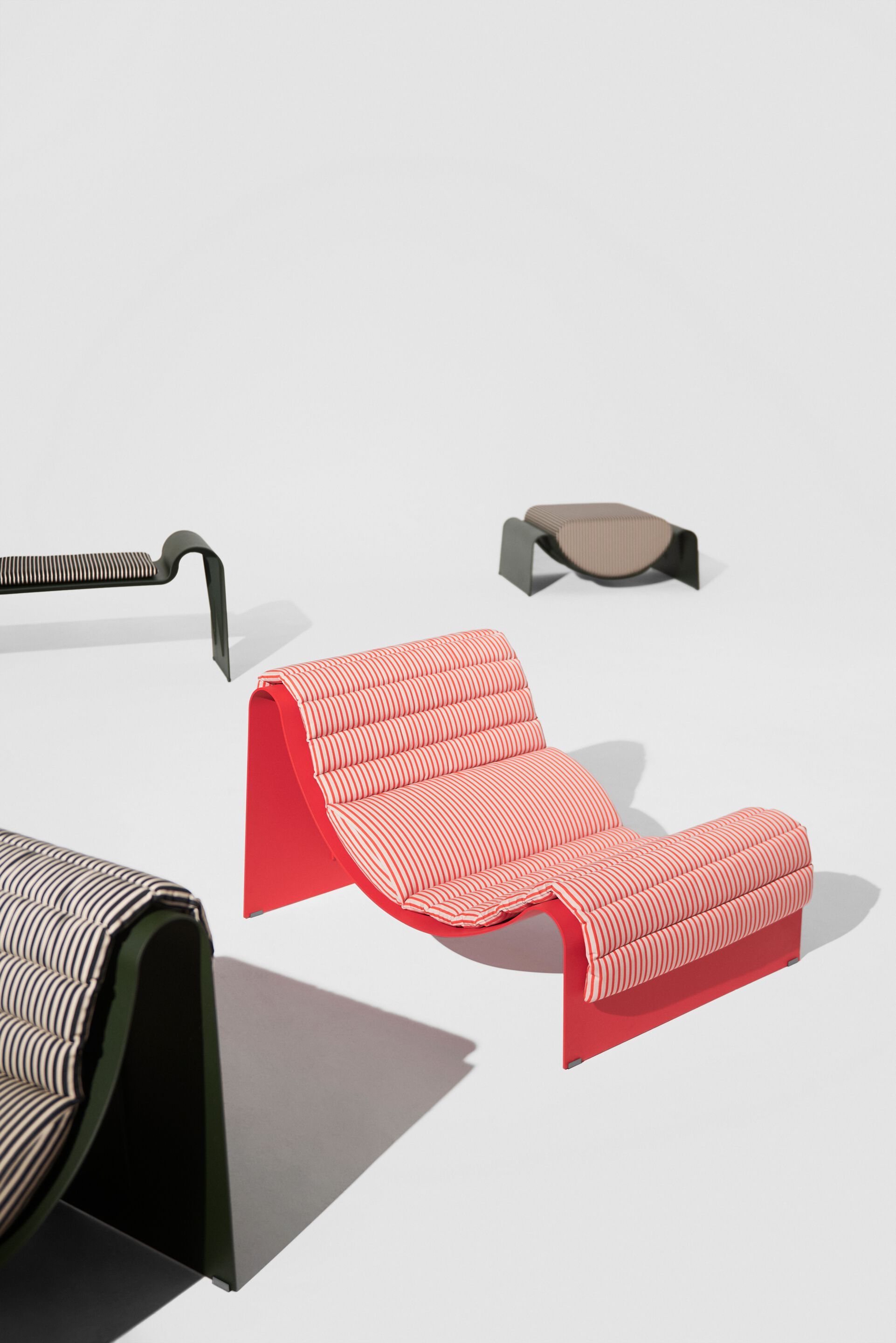 Алюминиевая Садовая кровать с порошковым покрытием Petite Friture Eclipse ARCH-00106915 - Вид №1