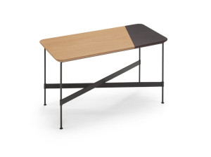 Деревянный прямоугольный журнальный столик