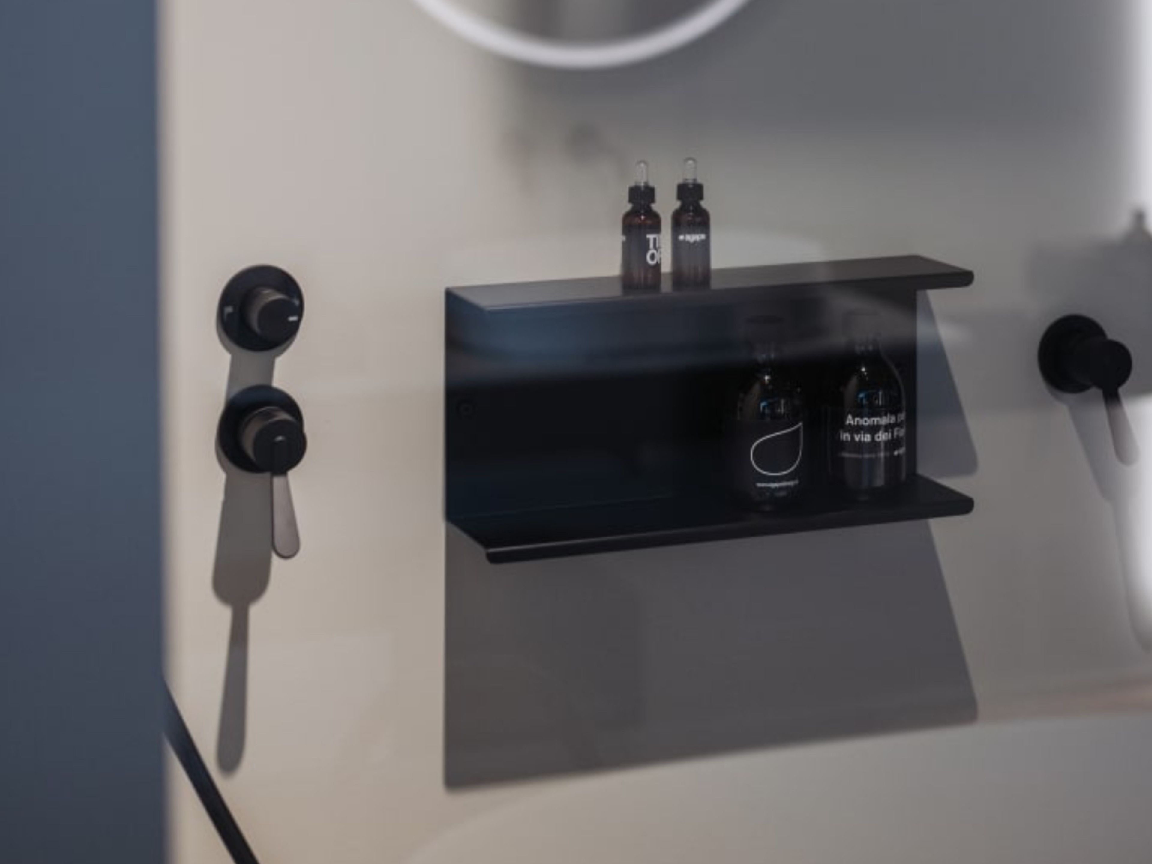 Полка для ванной из нержавеющей стали Agape Mach 2 ARCH-00148922 - Вид №1