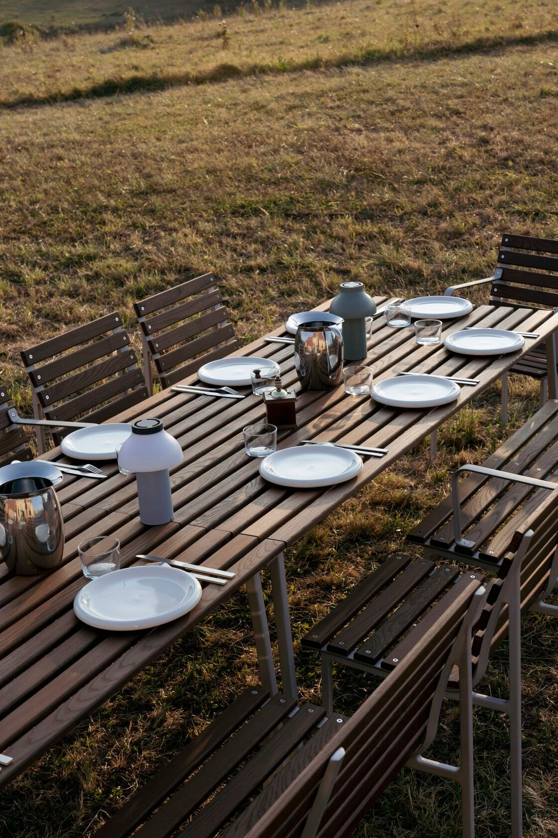 Садовая скамейка из ясеня с подлокотниками и спинкой Hay Траверс ARCH-00090628 - Вид №8