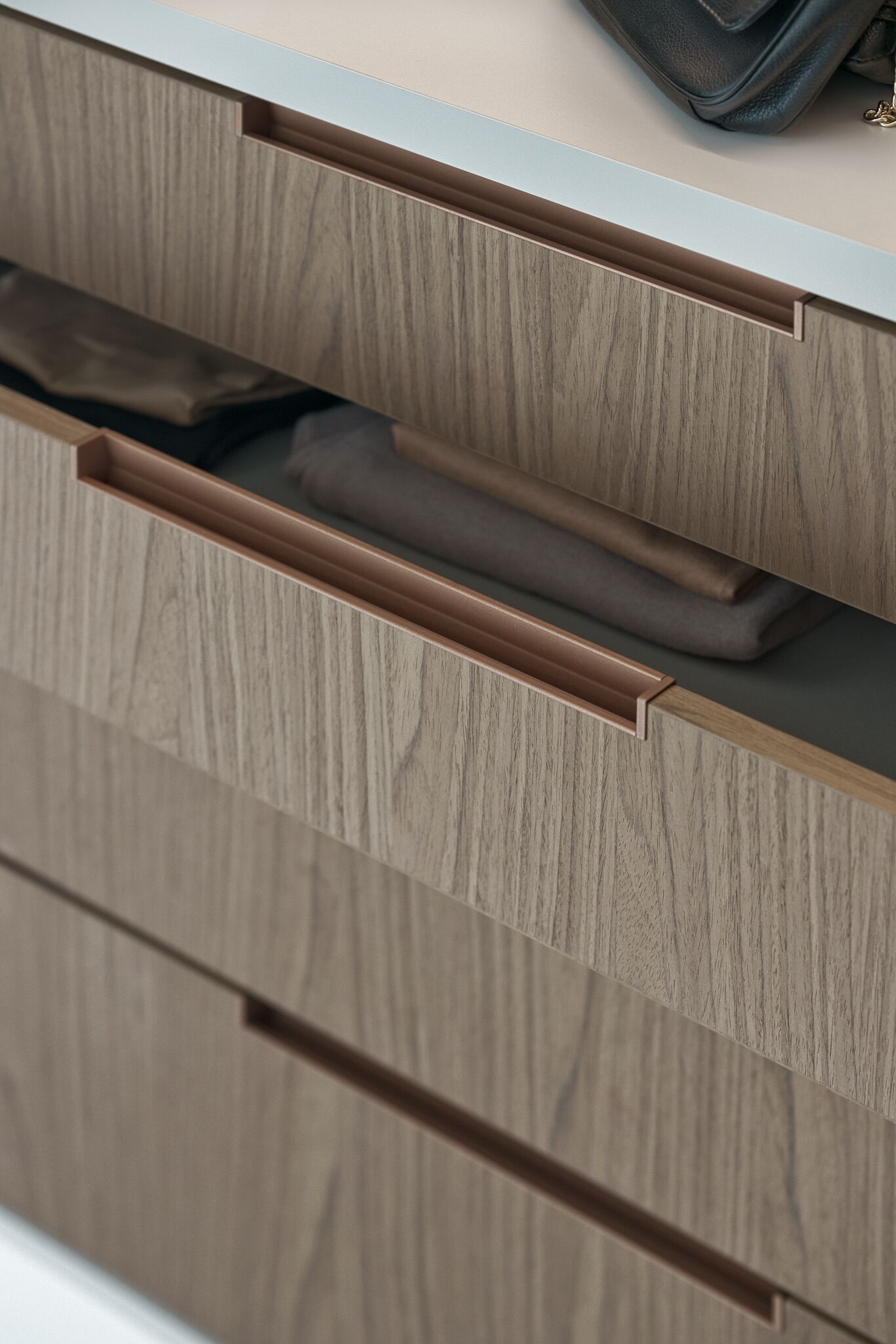 Индивидуальный деревянный шкаф со встроенным освещением Zajc W ARCH-00098040 - Вид №16