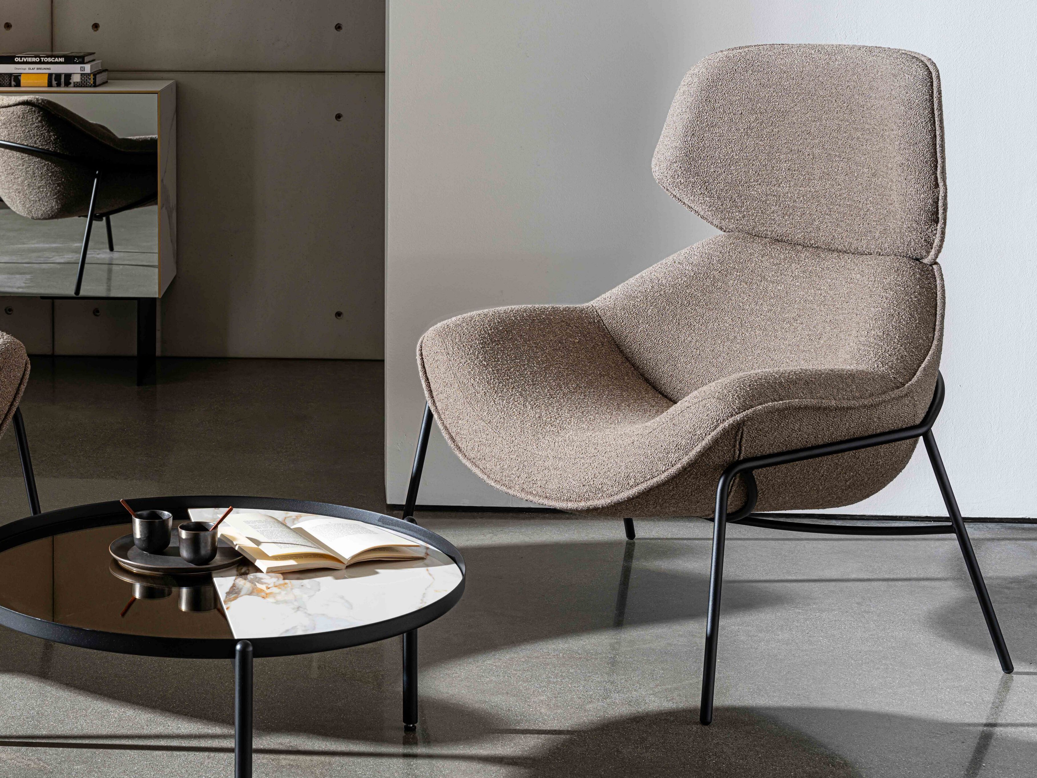 Тканевое кресло с подлокотниками и подголовником Sovet Italia ALISIA ARCH-00121449 - Вид №1