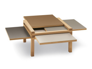 Низкий журнальный столик из массива дерева