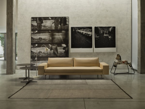 Кожаный диван