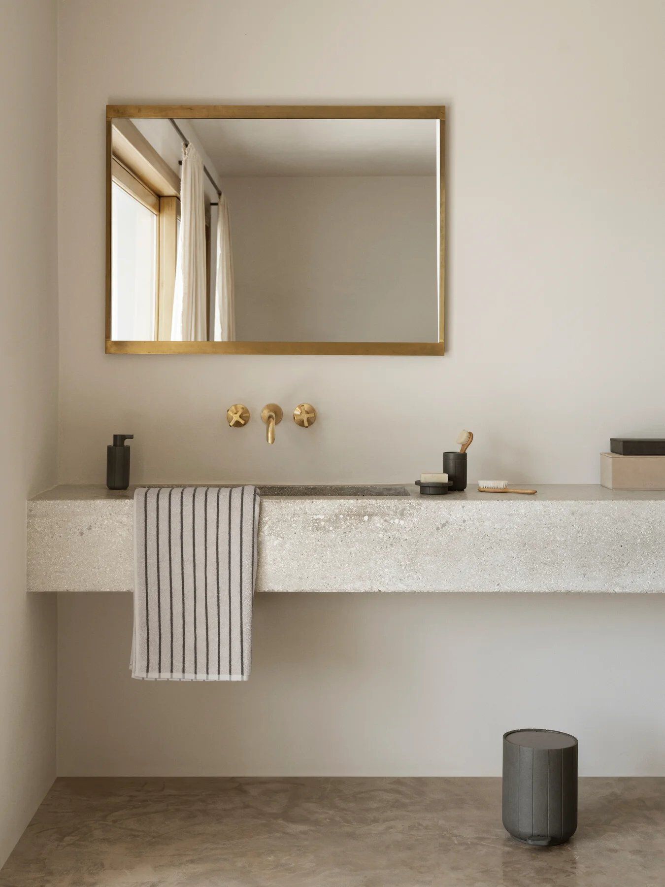 Мусорная корзина из полирезина blomus ARCH-00100407 - Вид №5