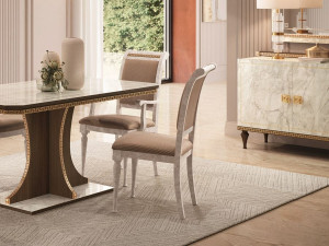 Тканевый стул