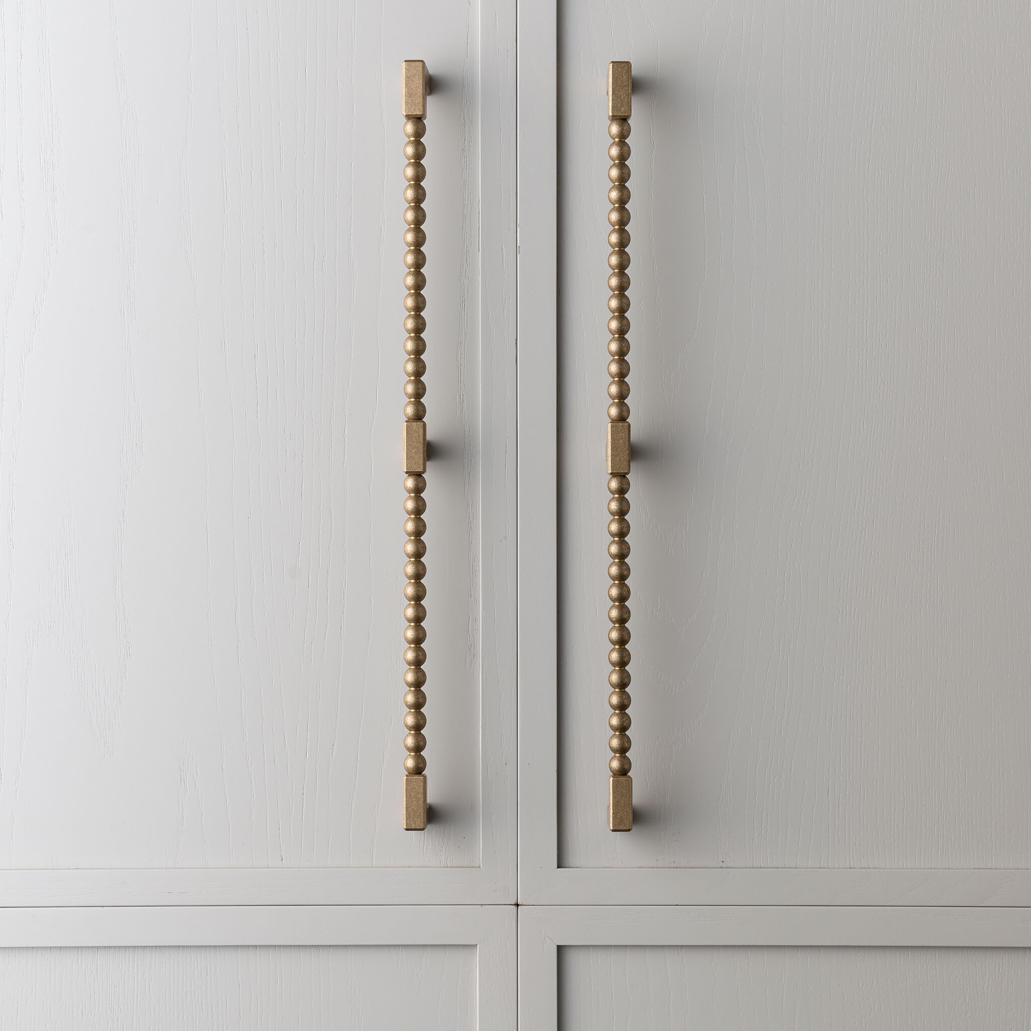 Латунная мебельная ручка Lo & Co Interiors Orbe ARCH-00013194 - Вид №4